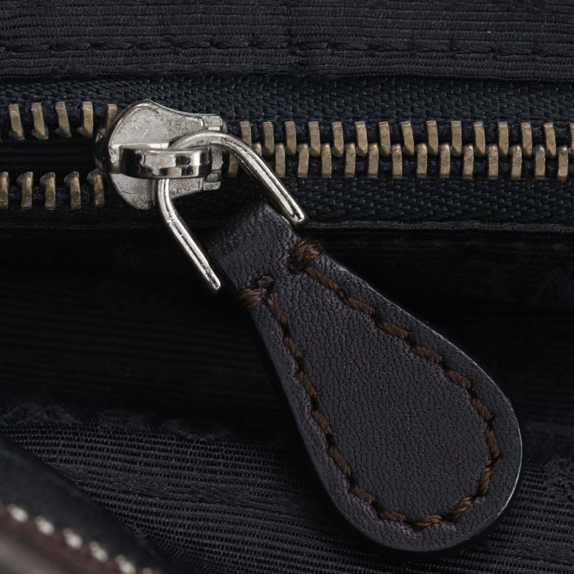 Leather Shoulder Bag (Pre-Owned) - Loewe - Modalova