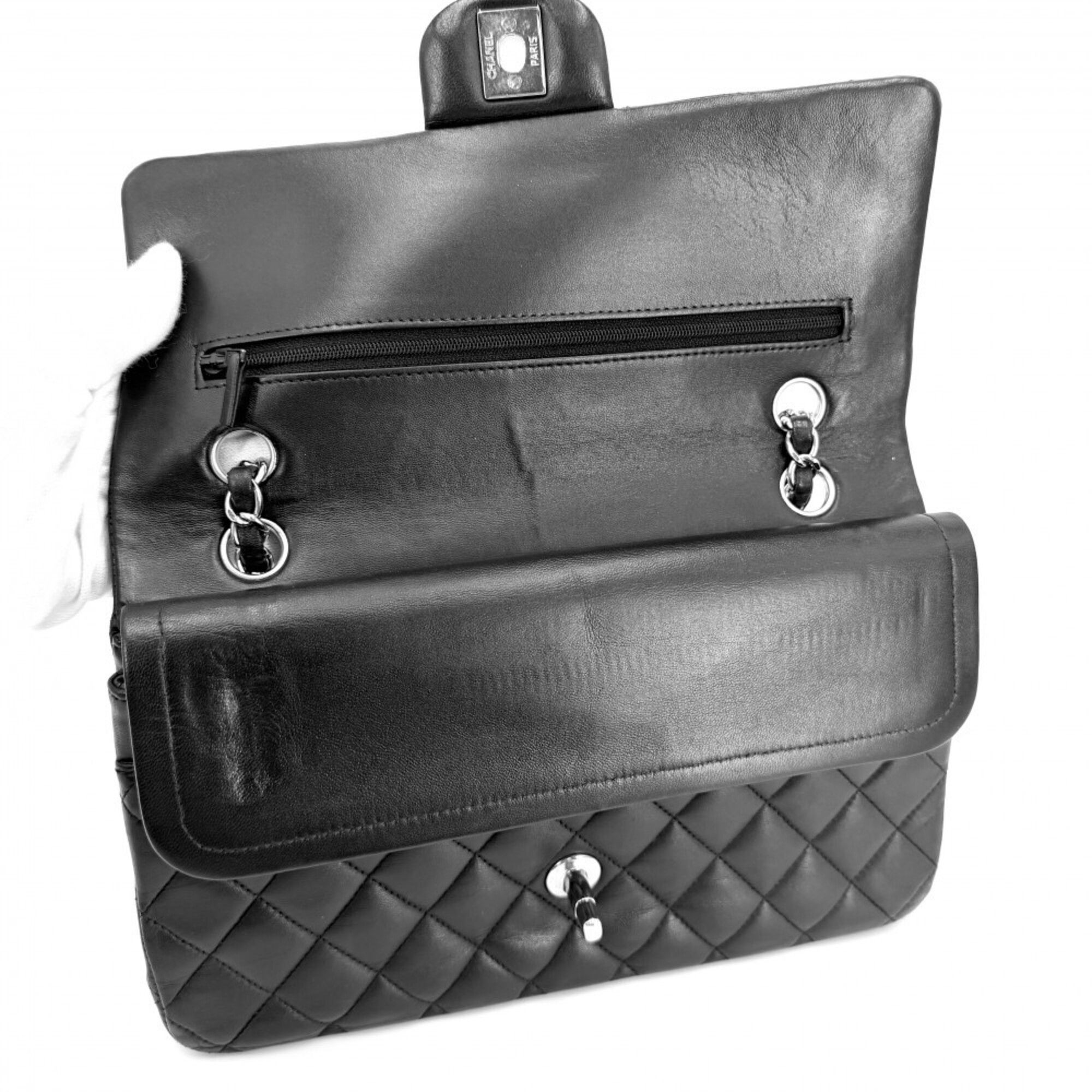 Leather Shoulder Bag (Pre-Owned) - Chanel - Modalova