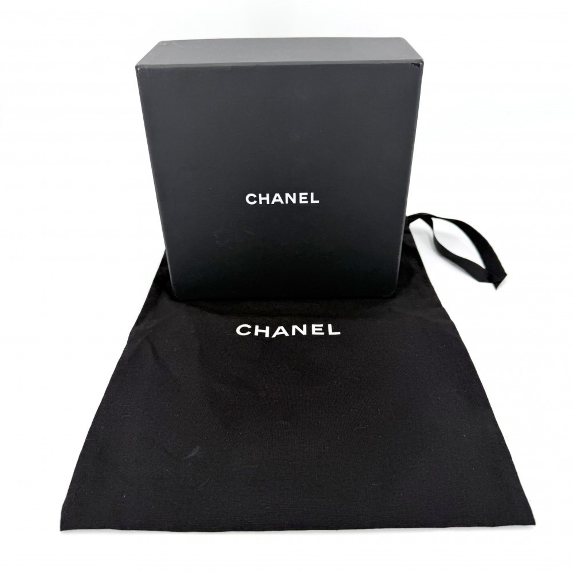 Matelasse Leather Pochette Shoulder Bag (Pre-Owned) - Chanel - Modalova
