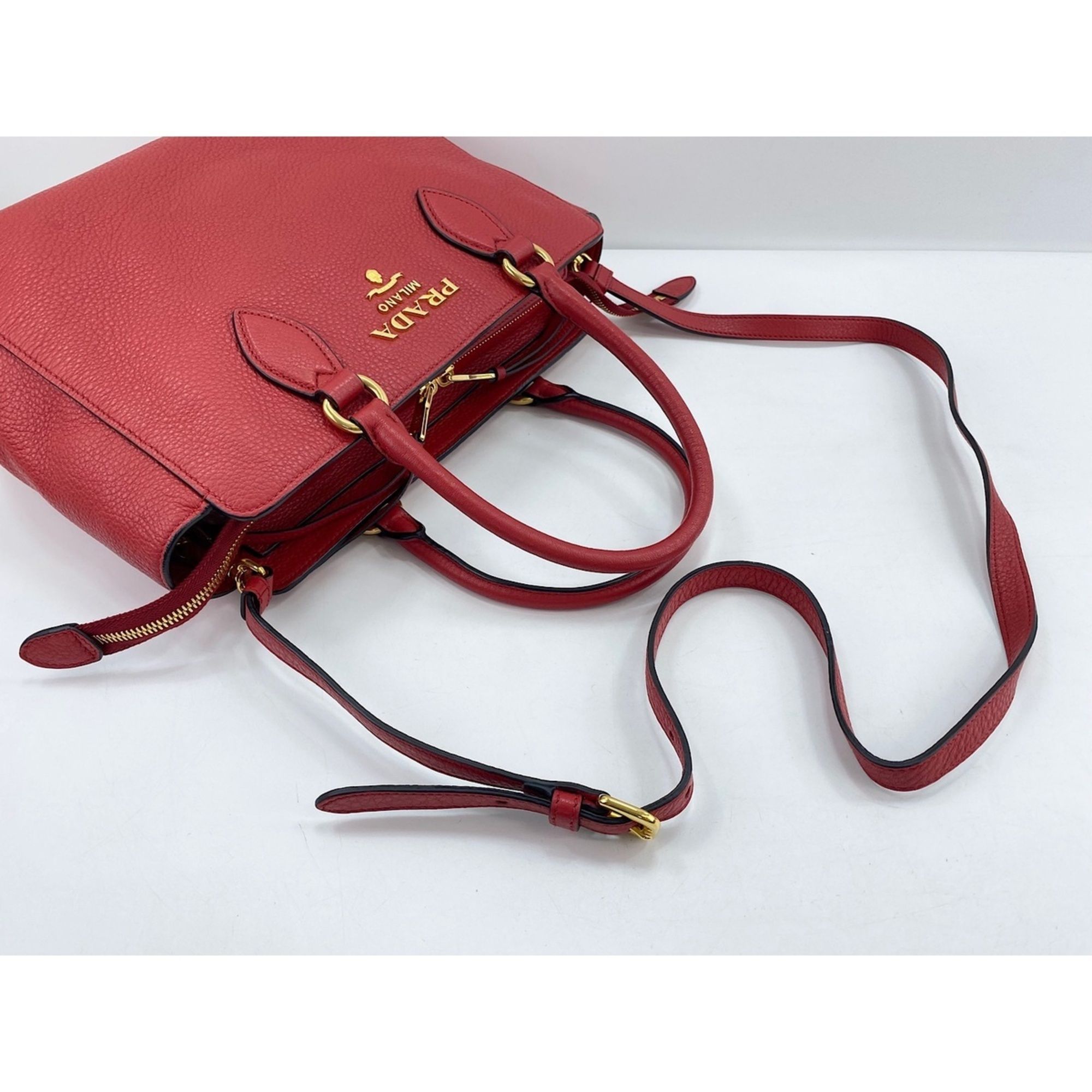 Prada Red Color Handbag (Pre-Owned) - Prada - Modalova