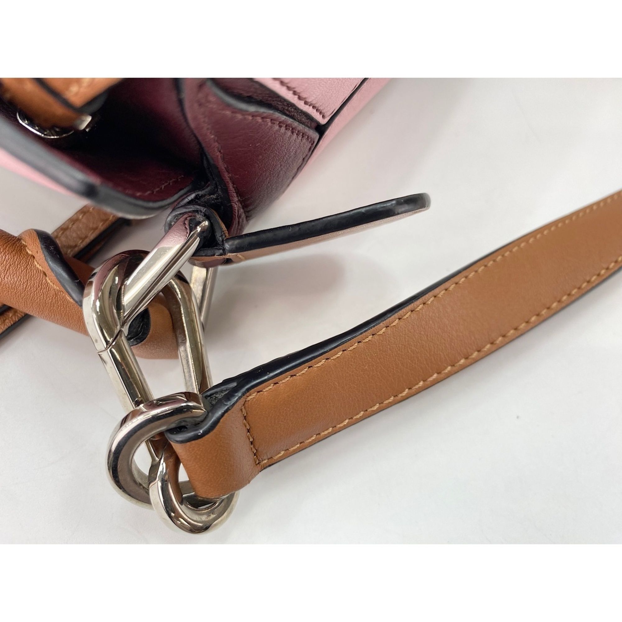 Loewe Pink Handbag (Pre-Owned) - Loewe - Modalova