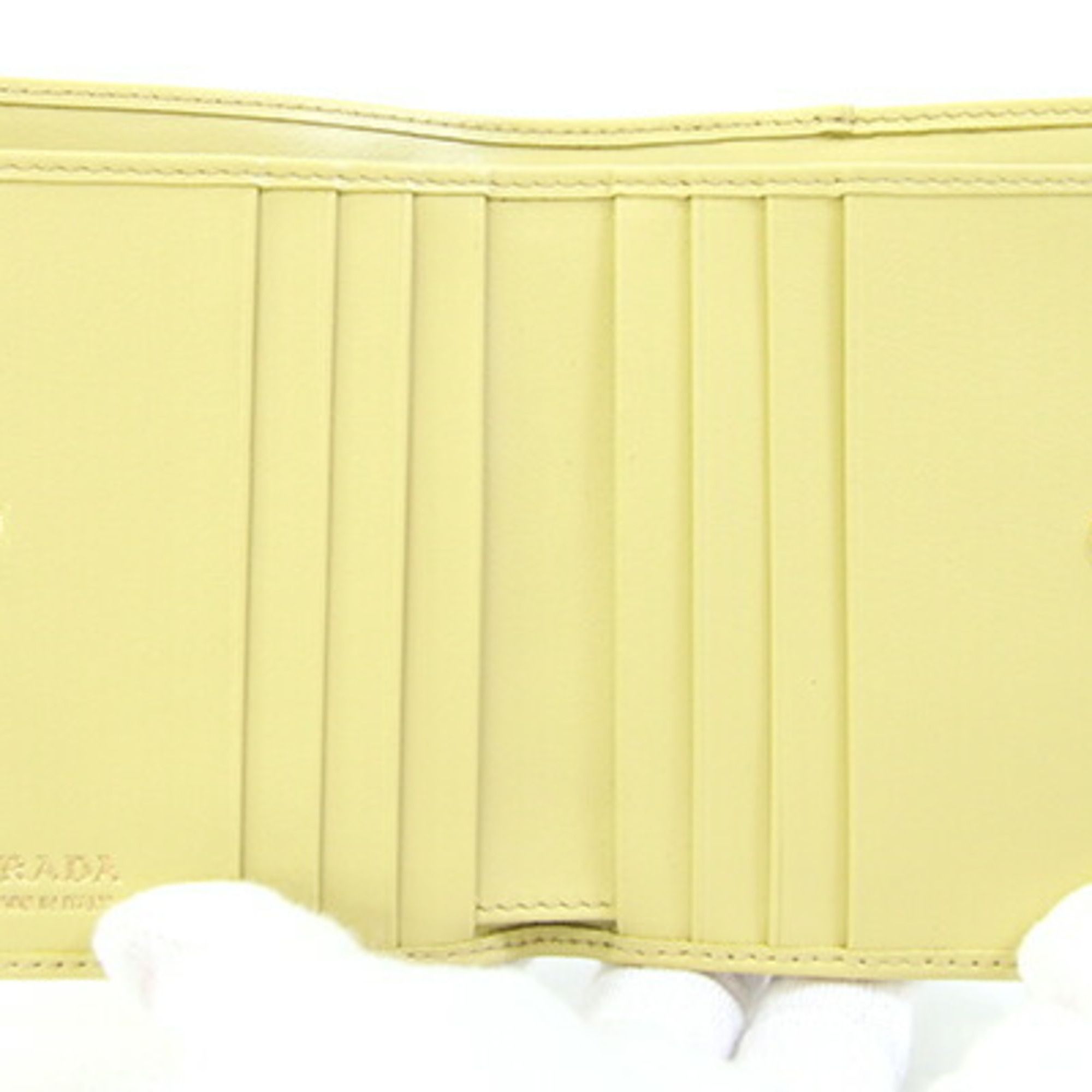 Leather Wallet (Bi-Fold) (Pre-Owned) - Prada - Modalova