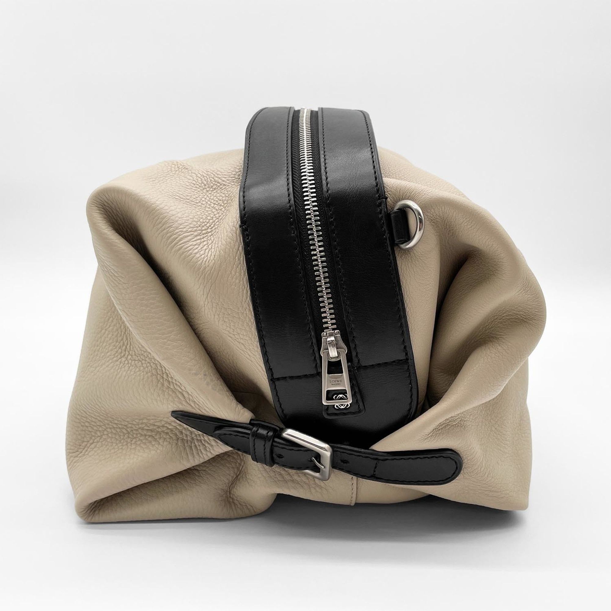Leather Handbag (Pre-Owned) - Loewe - Modalova