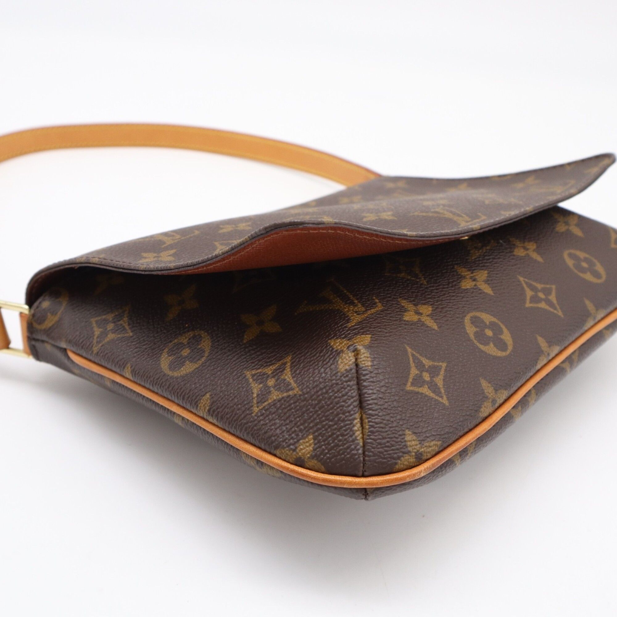 Coated Canvas Leather Shoulder Bag (Pre-Owned) - Louis Vuitton - Modalova
