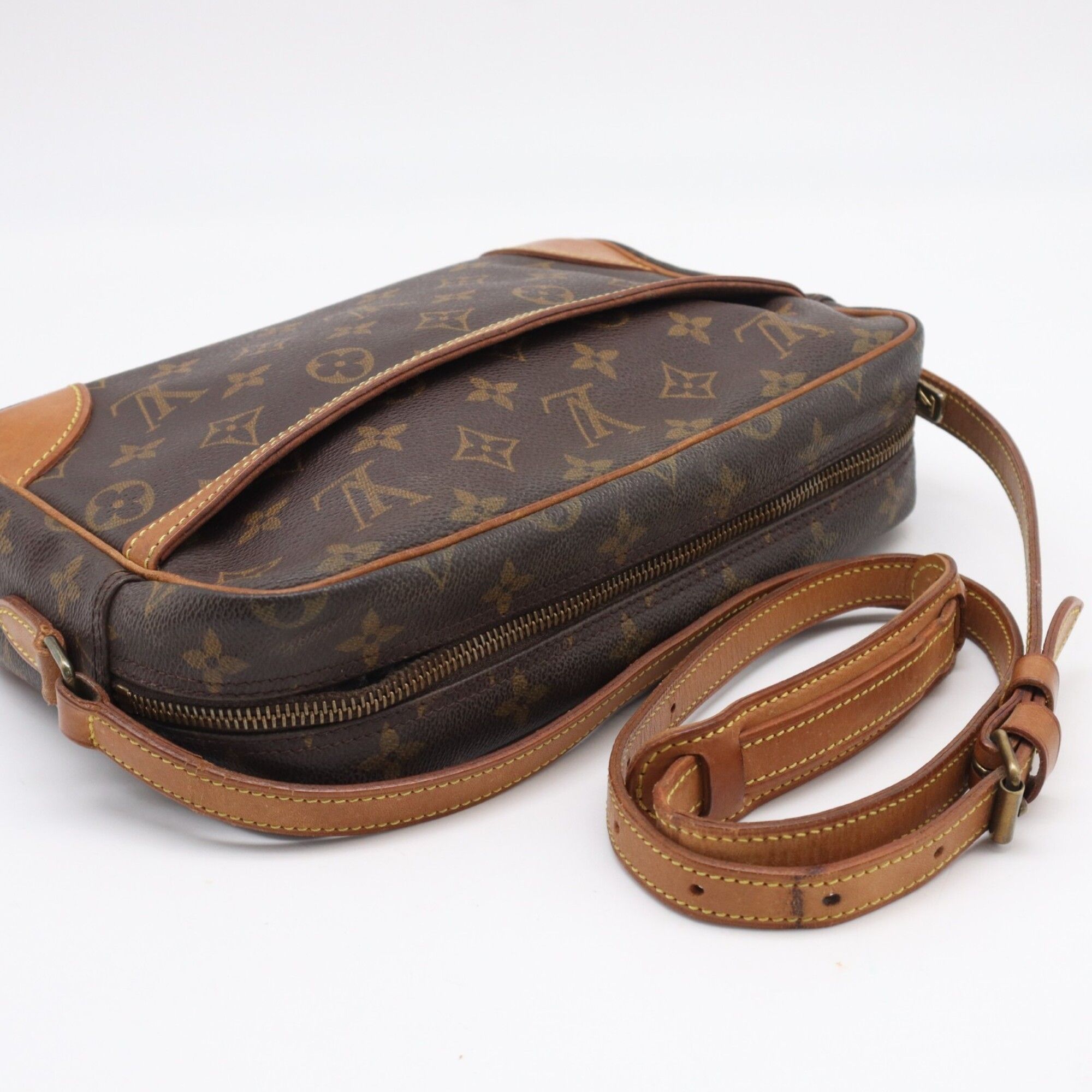 Coated Canvas Leather Shoulder Bag (Pre-Owned) - Louis Vuitton - Modalova