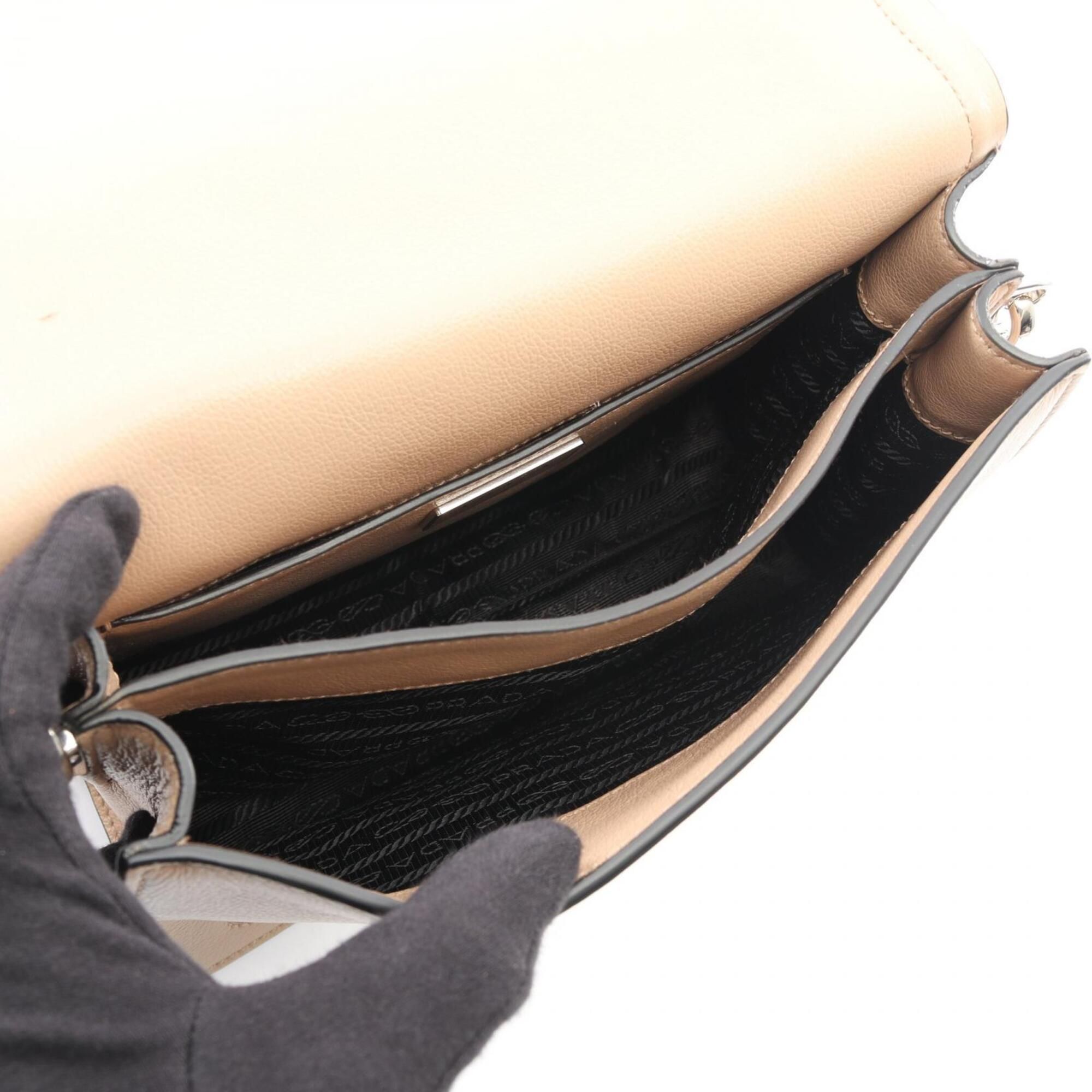 Leather Handbag Shoulder Bag (Pre-Owned) - Prada - Modalova