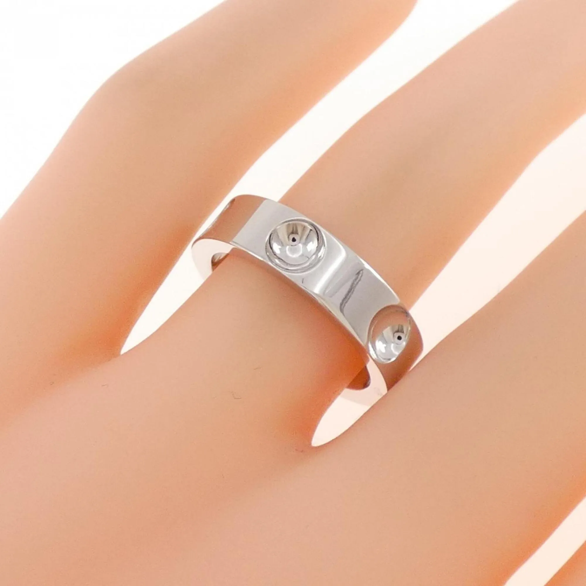 White Gold (18K) Band Ring (Pre-Owned) - Louis Vuitton - Modalova