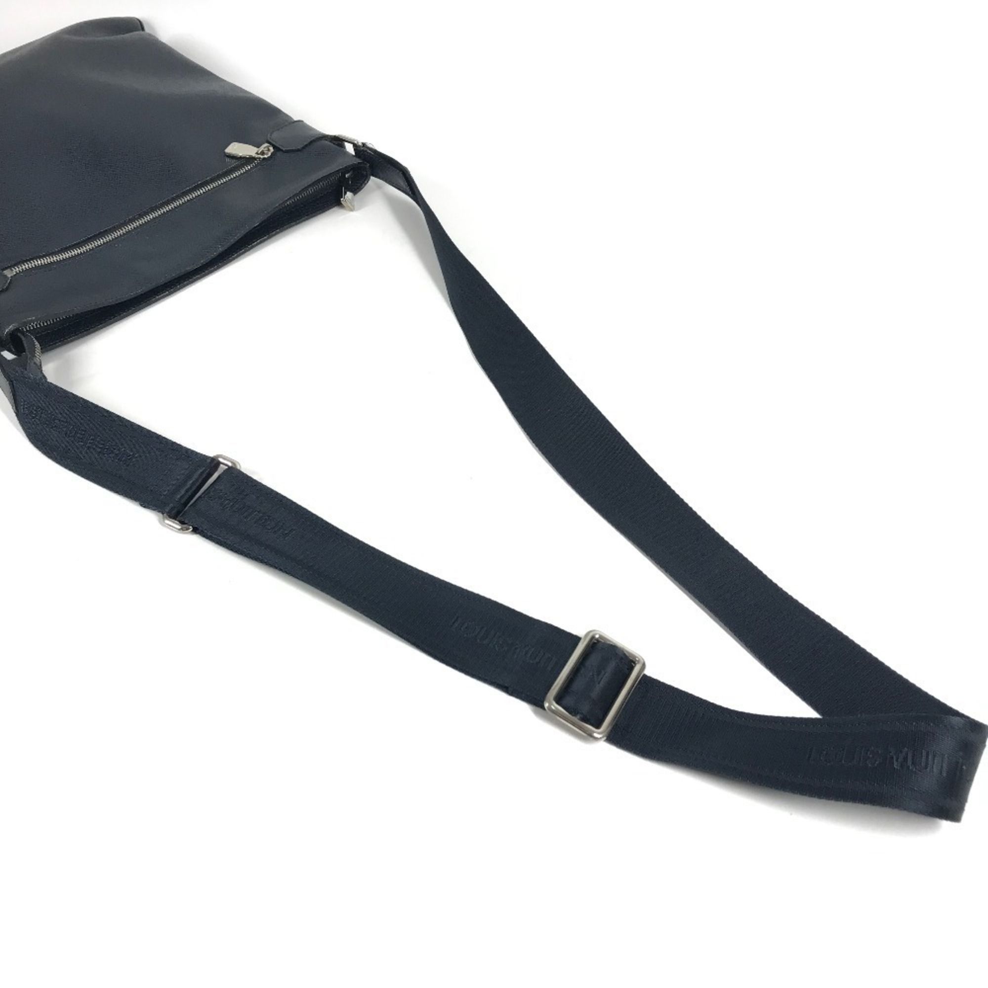 Taiga Leather Leather Pochette Shoulder Bag (Pre-Owned) - Louis Vuitton - Modalova