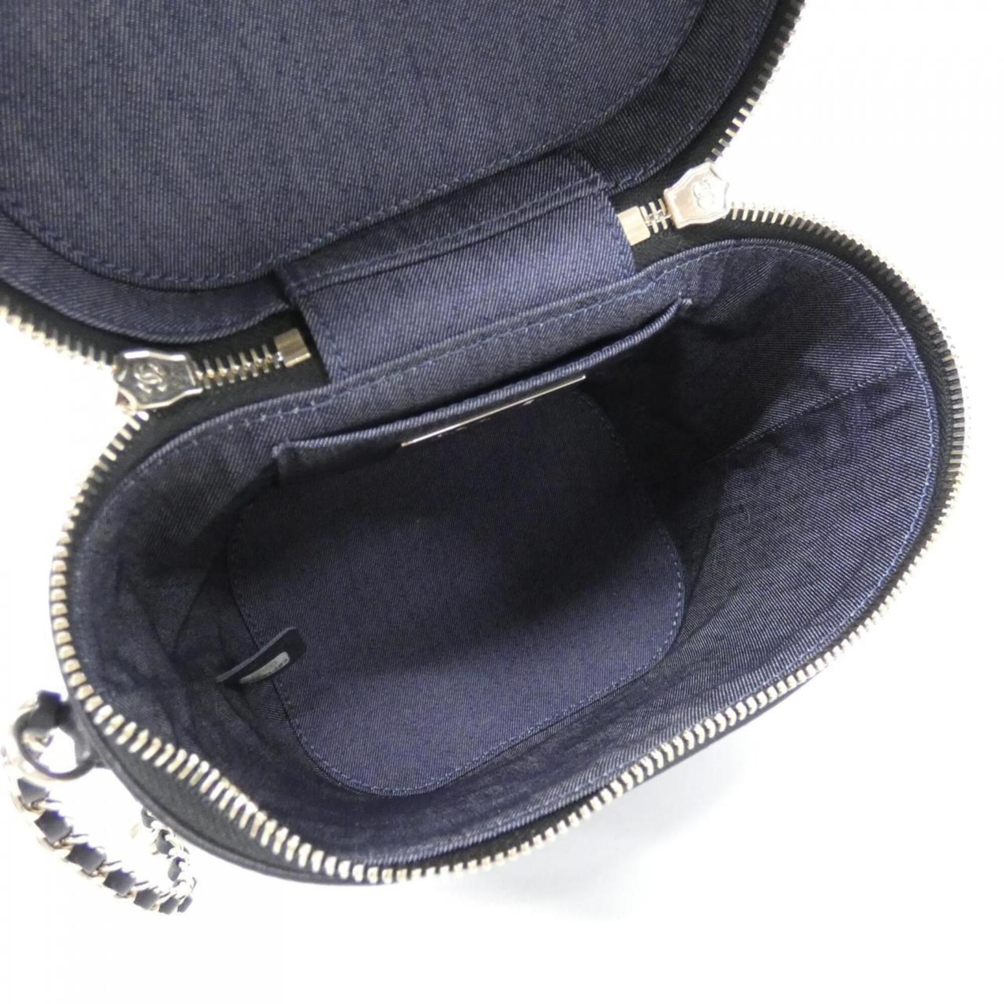 Chanel Black Handbag (Pre-Owned) - Chanel - Modalova