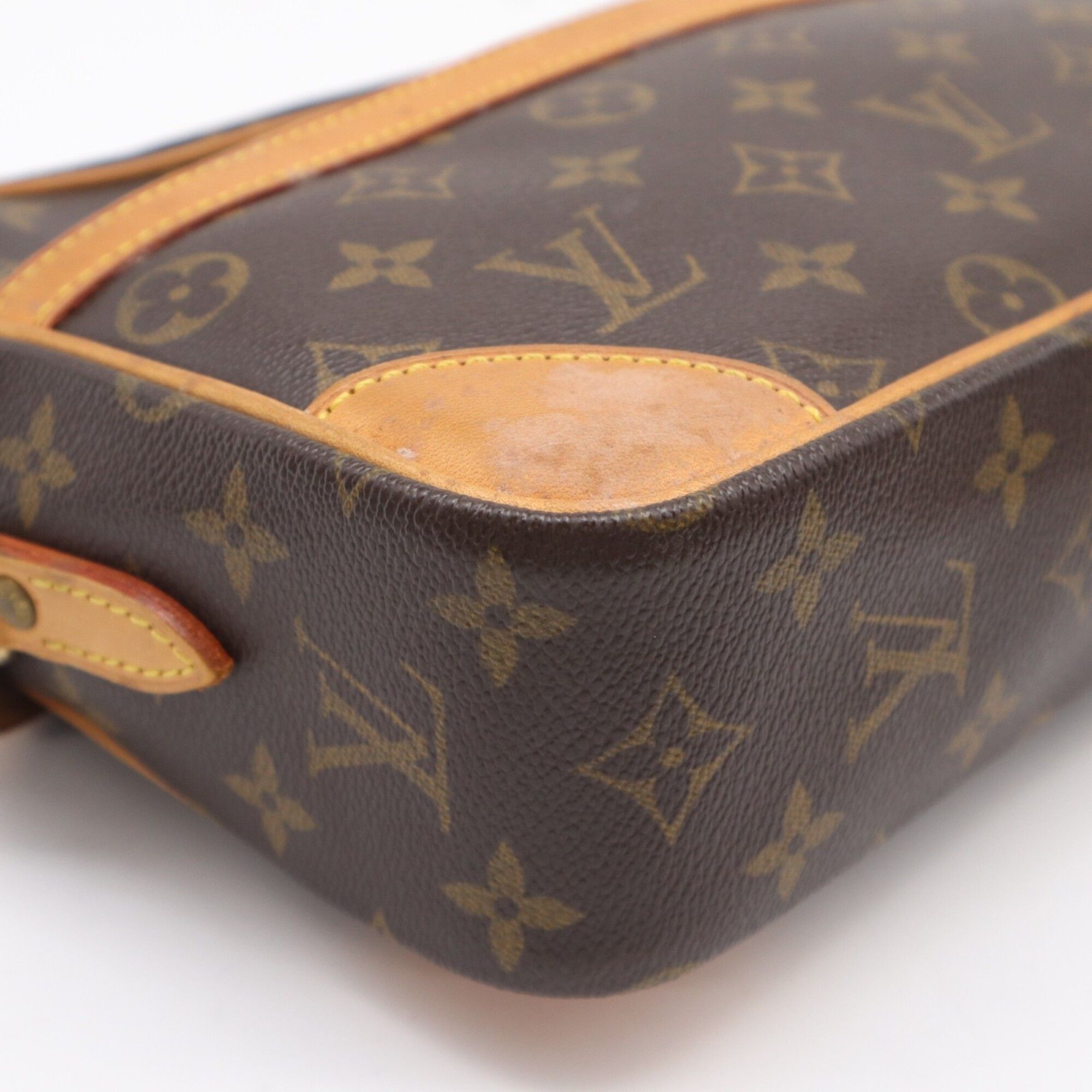 Coated Canvas Leather Shoulder Bag (Pre-Owned) - Louis Vuitton - Modalova