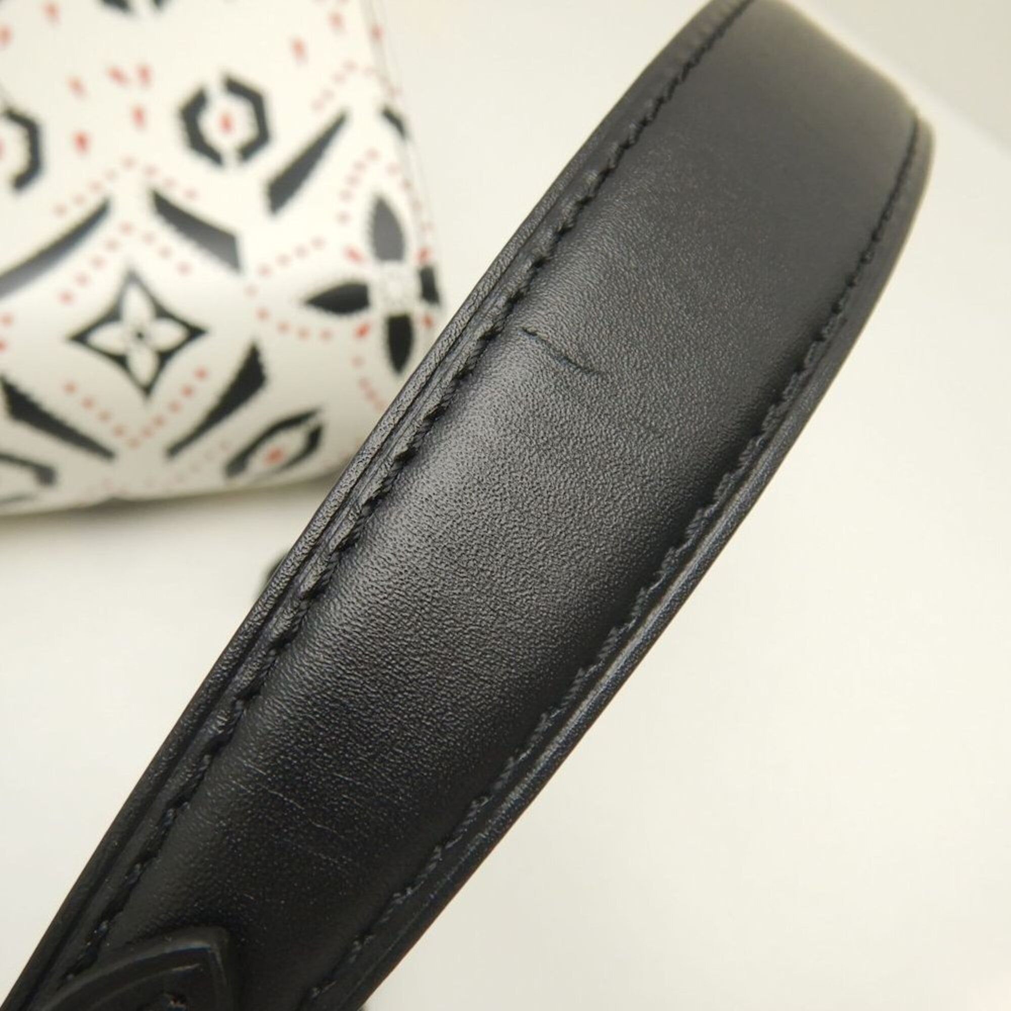 Leather Shoulder Bag (Pre-Owned) - Louis Vuitton - Modalova