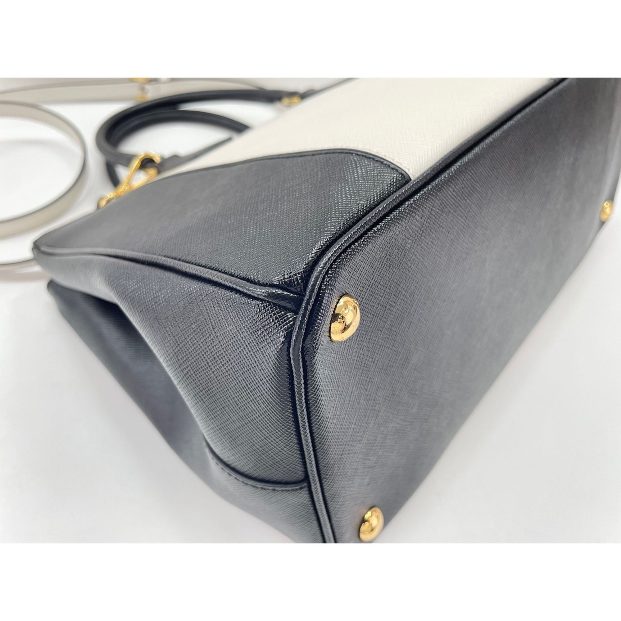 Leather Handbag (Pre-Owned) - Prada - Modalova
