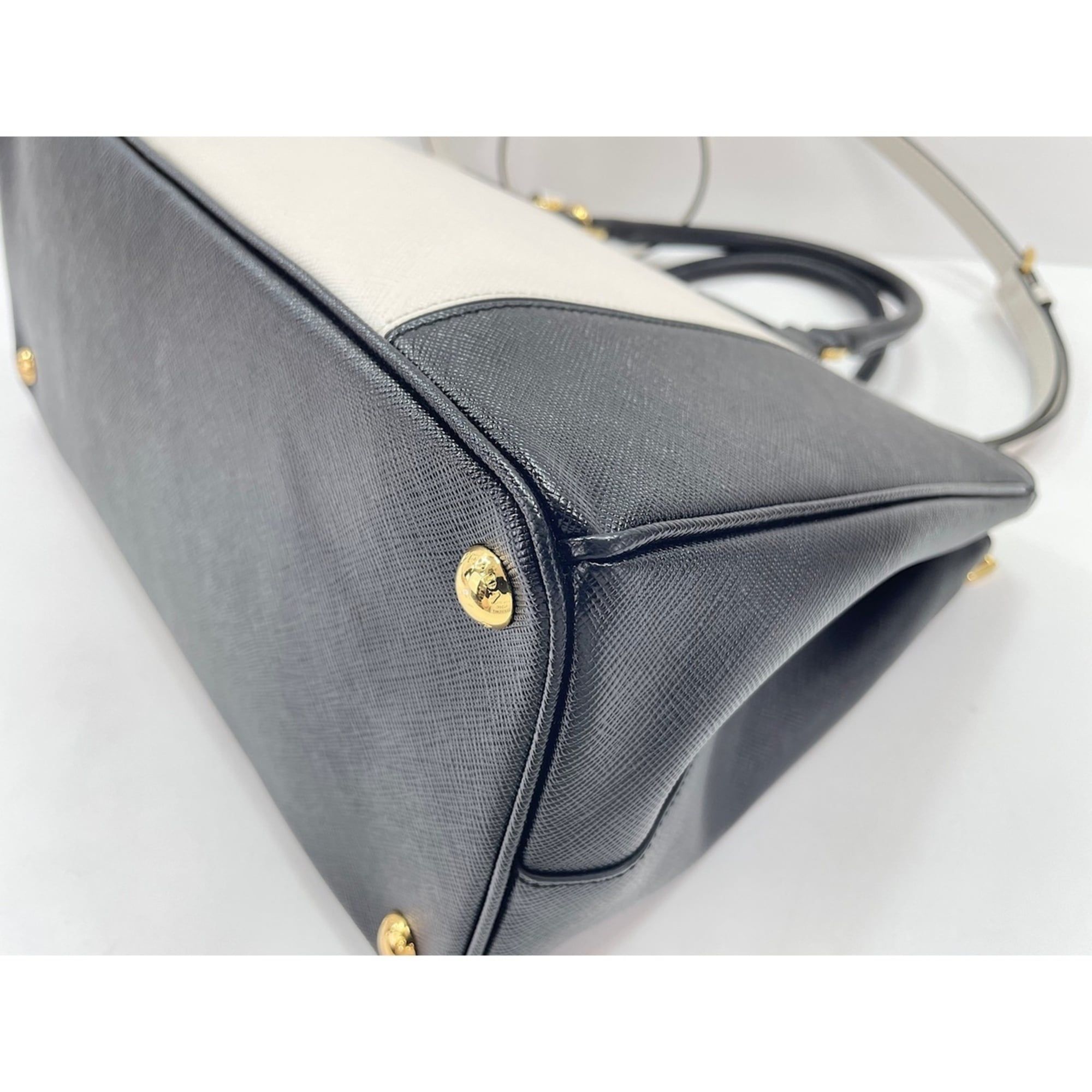 Leather Handbag (Pre-Owned) - Prada - Modalova