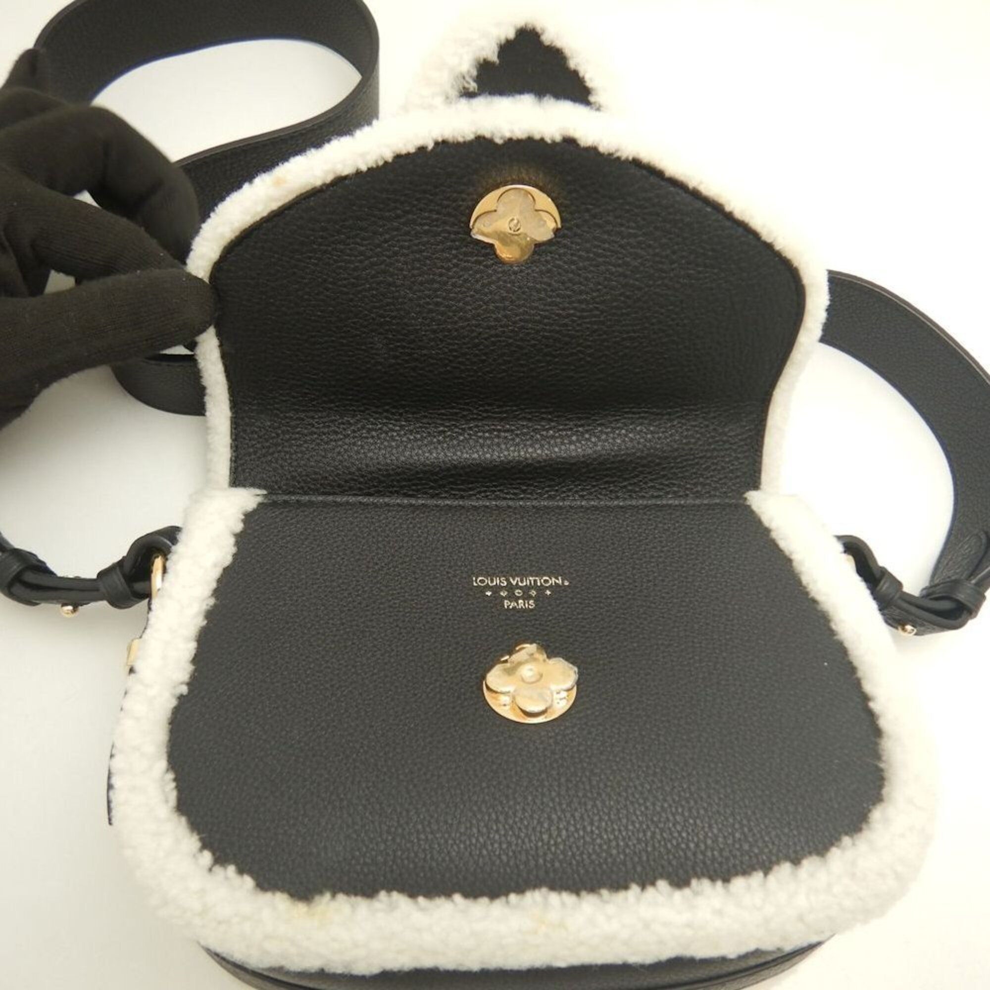 Wool Leather Shoulder Bag (Pre-Owned) - Louis Vuitton - Modalova