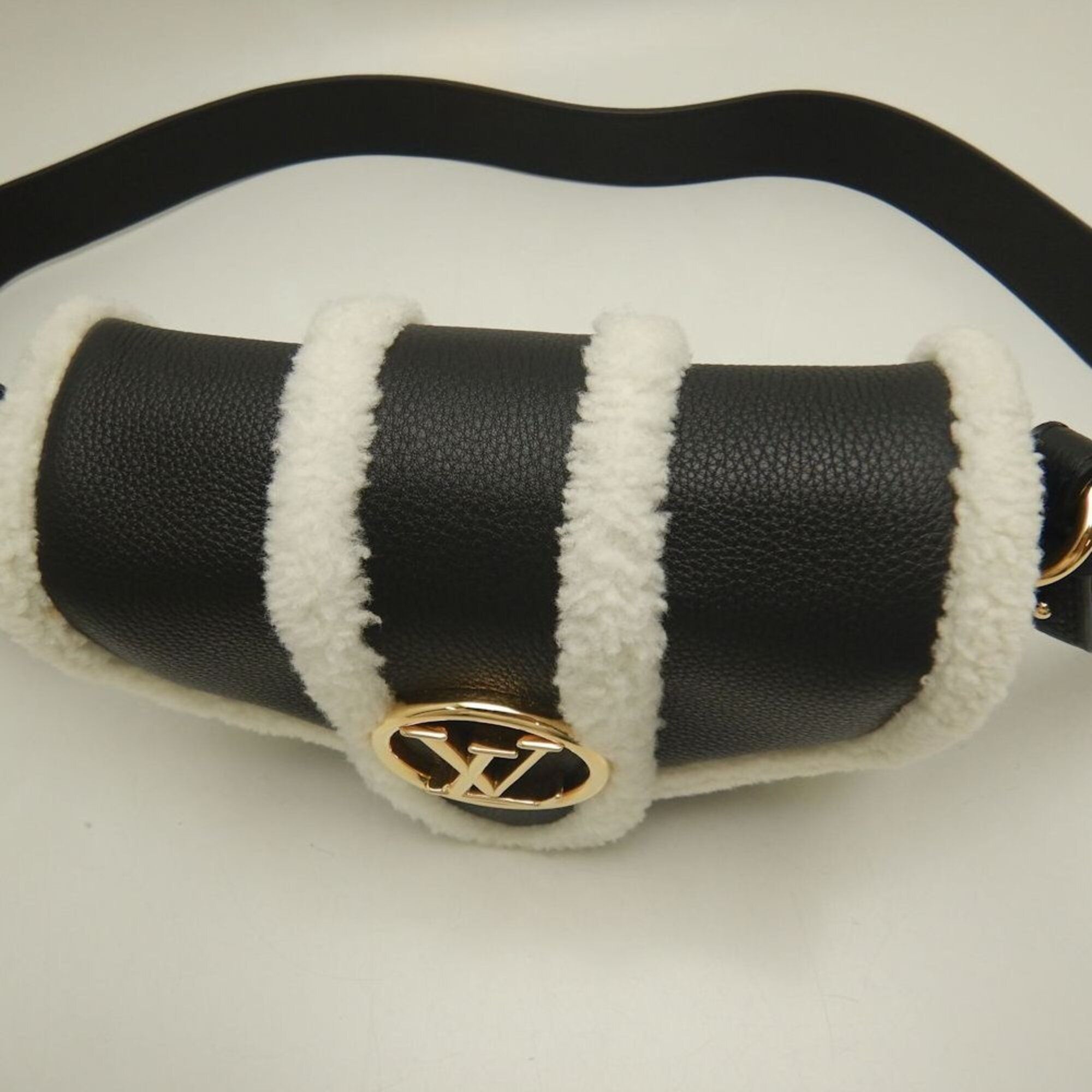 Wool Leather Shoulder Bag (Pre-Owned) - Louis Vuitton - Modalova