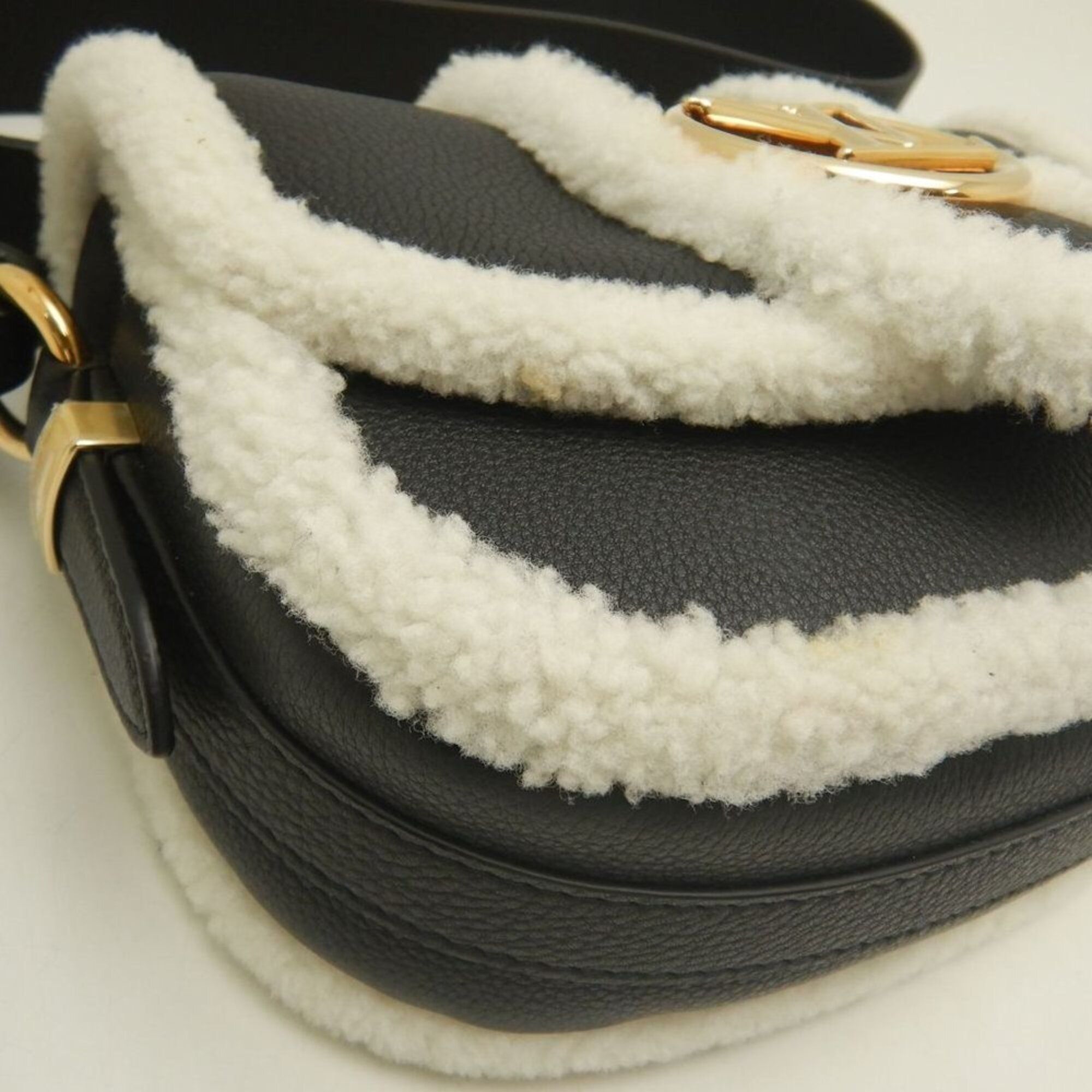 Wool Leather Shoulder Bag (Pre-Owned) - Louis Vuitton - Modalova