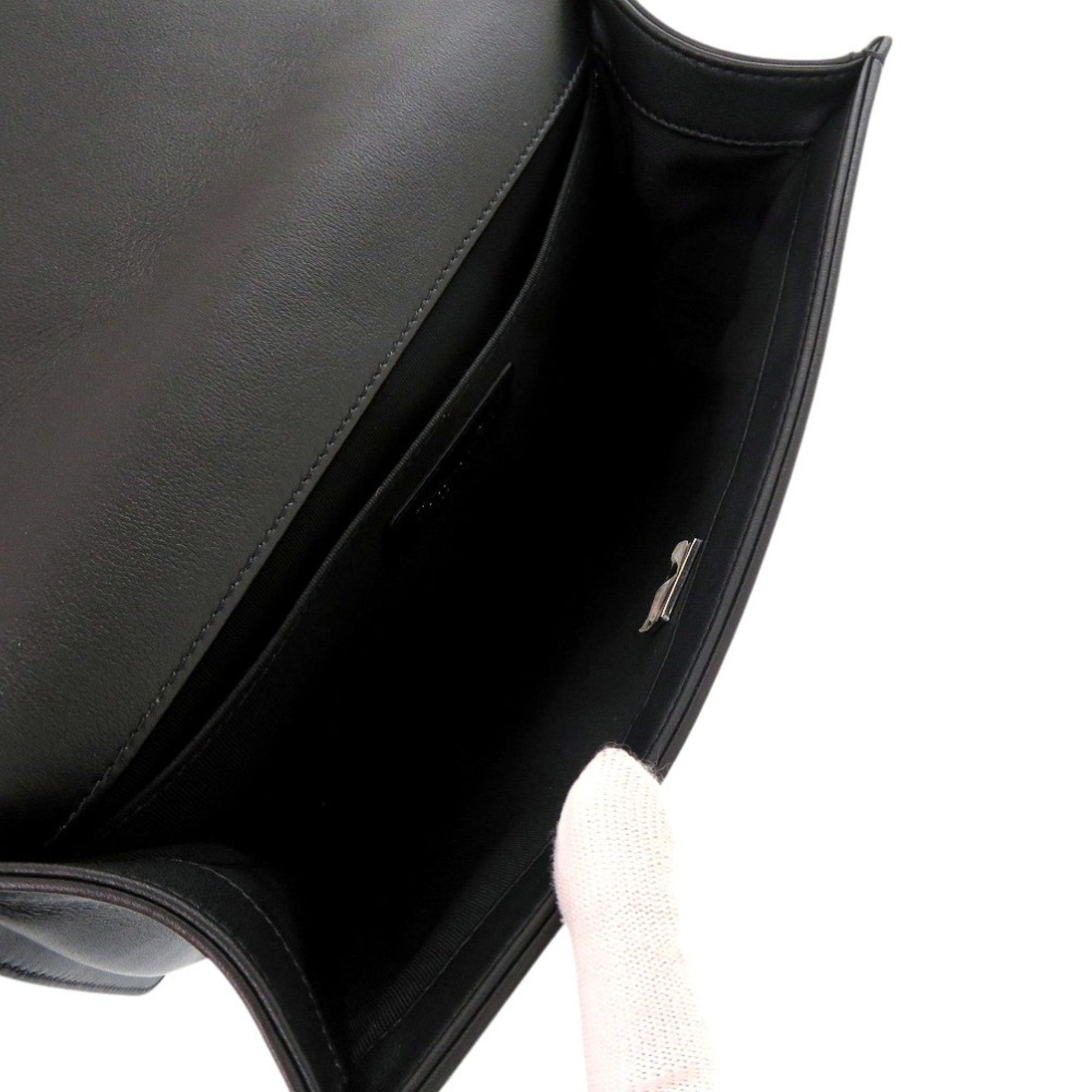 Leather Shoulder Bag (Pre-Owned) - Chanel - Modalova