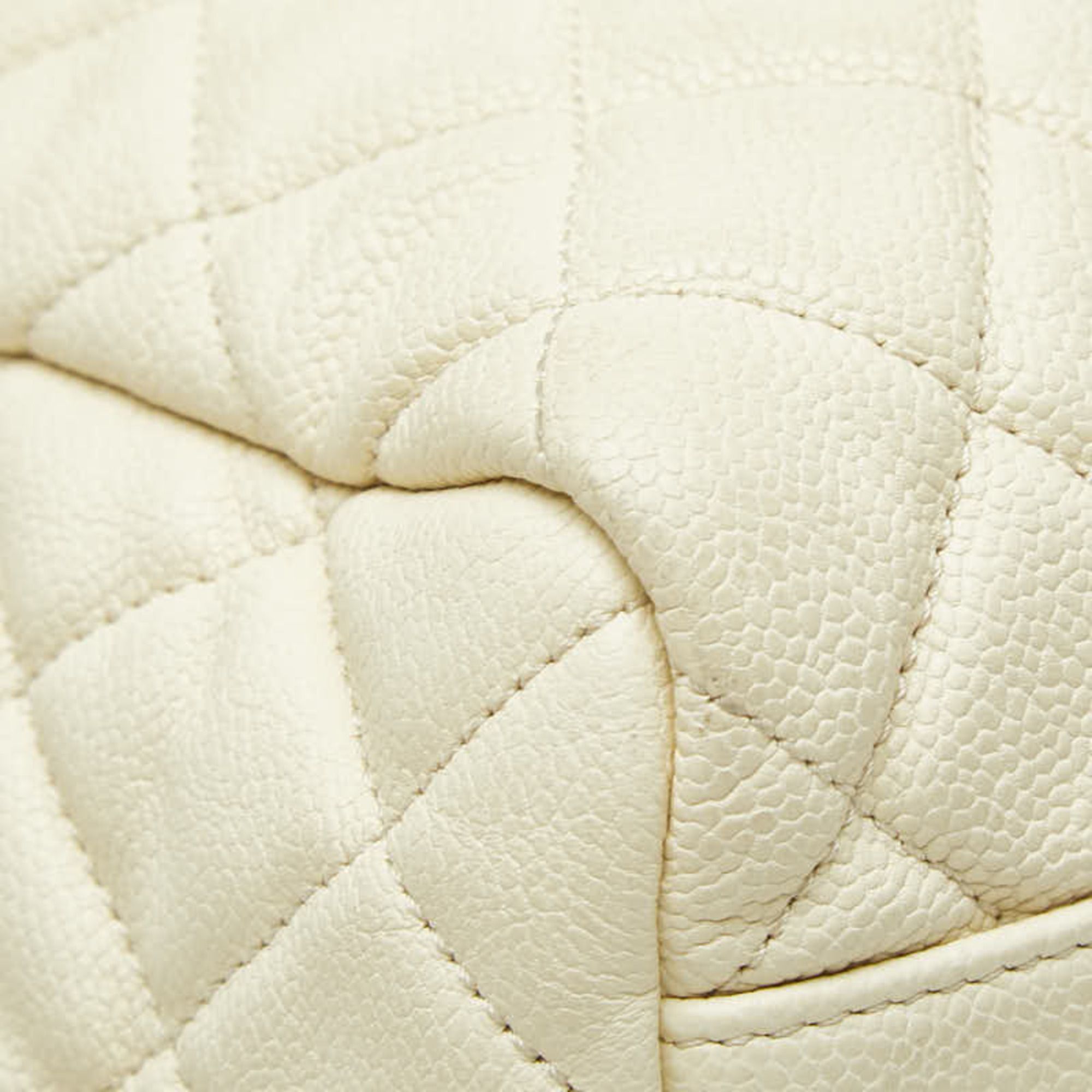 Grained Calfskin Shoulder Bag (Pre-Owned) - Chanel - Modalova