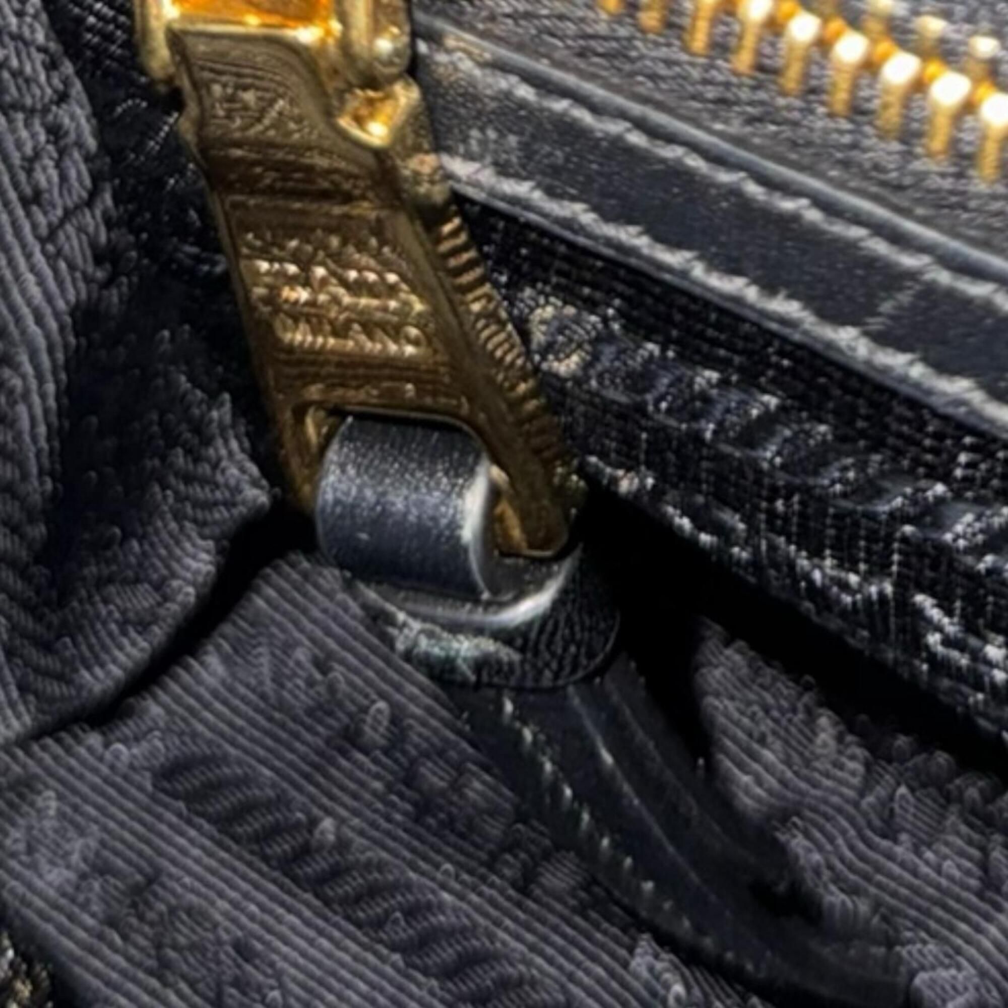 Nylon Shoulder Bag (Pre-Owned) - Prada - Modalova
