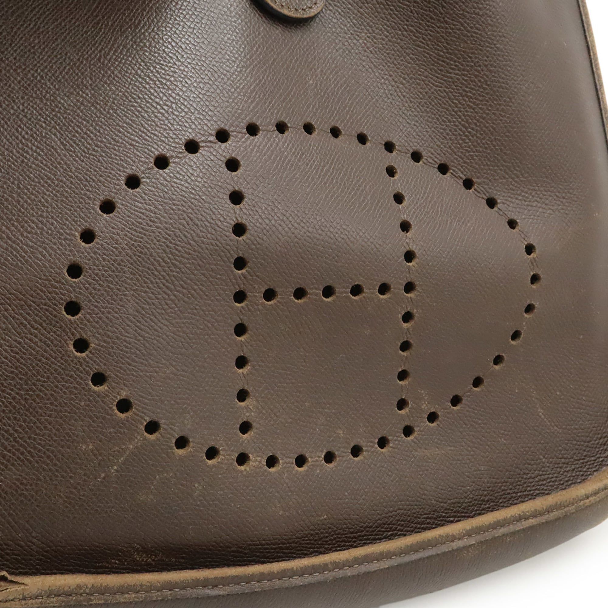 Courchevel Leather Shoulder Bag (Pre-Owned) - Hermes - Modalova