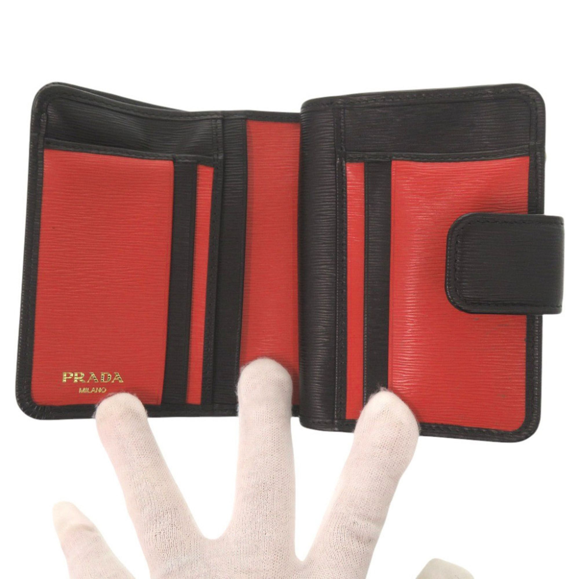 Leather Wallet (Bi-Fold) (Pre-Owned) - Prada - Modalova