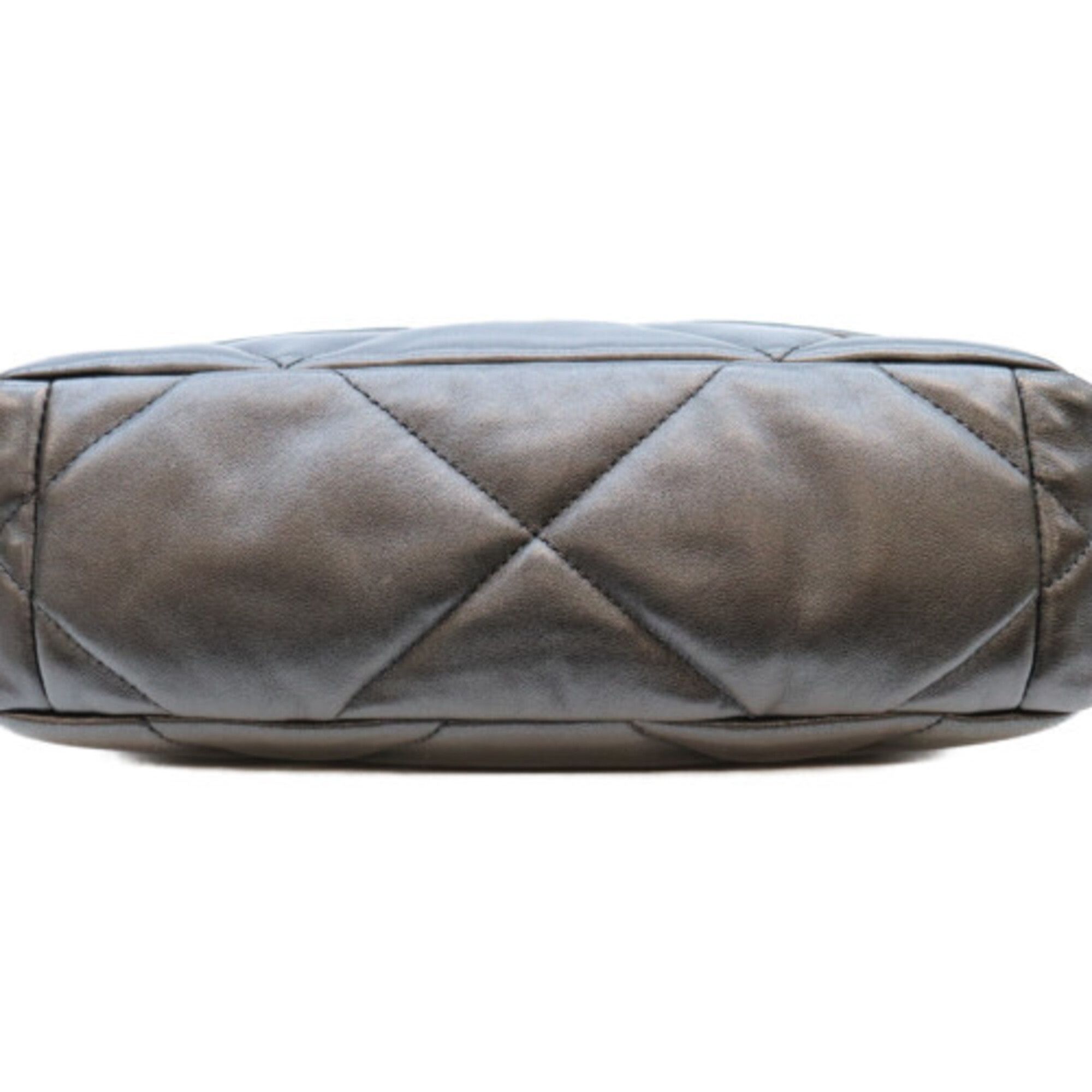 Leather Shoulder Bag (Pre-Owned) - Chanel - Modalova