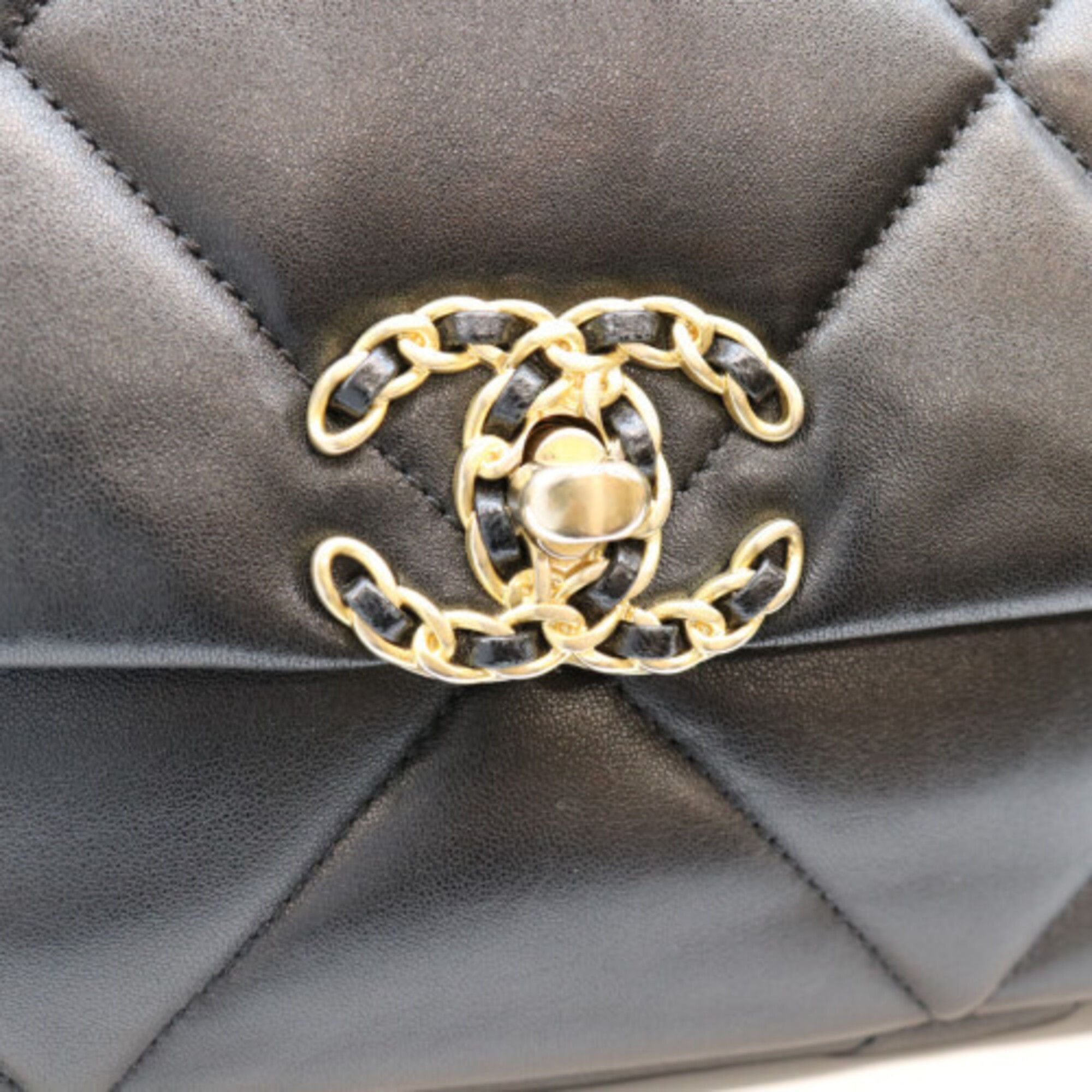 Leather Shoulder Bag (Pre-Owned) - Chanel - Modalova