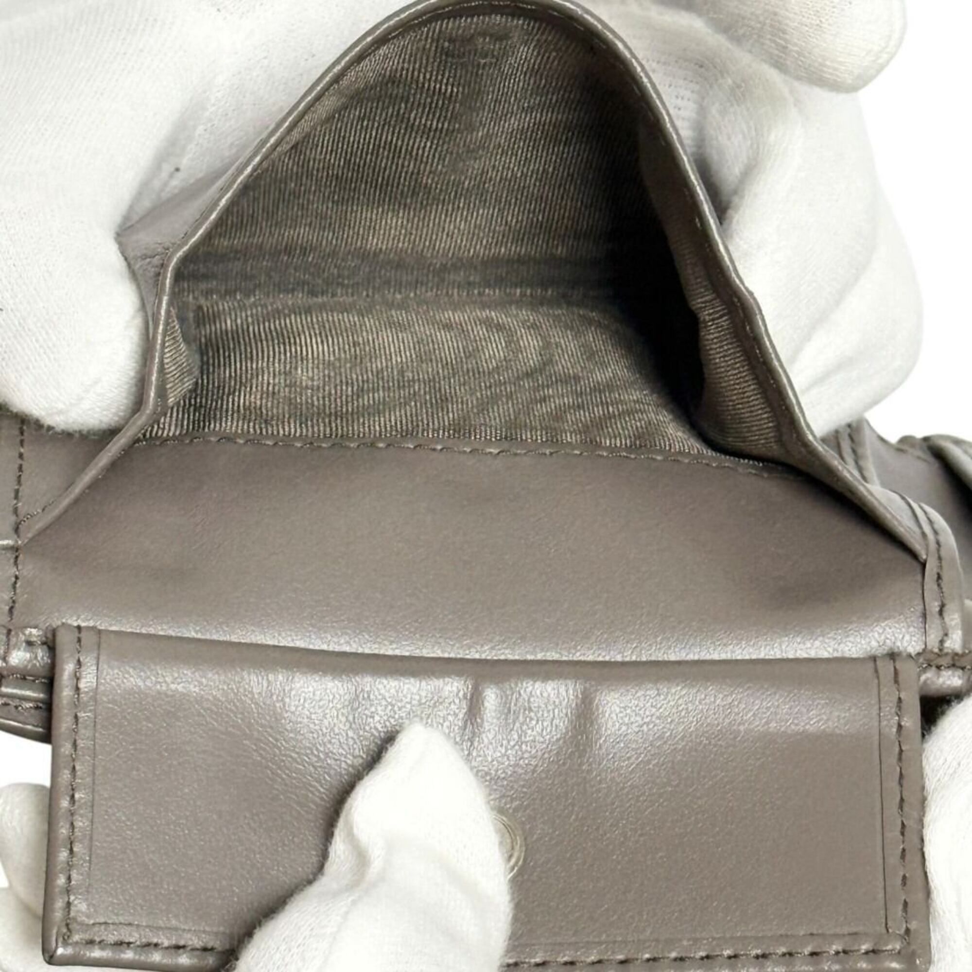 Leather Wallet (Bi-Fold) (Pre-Owned) - Prada - Modalova
