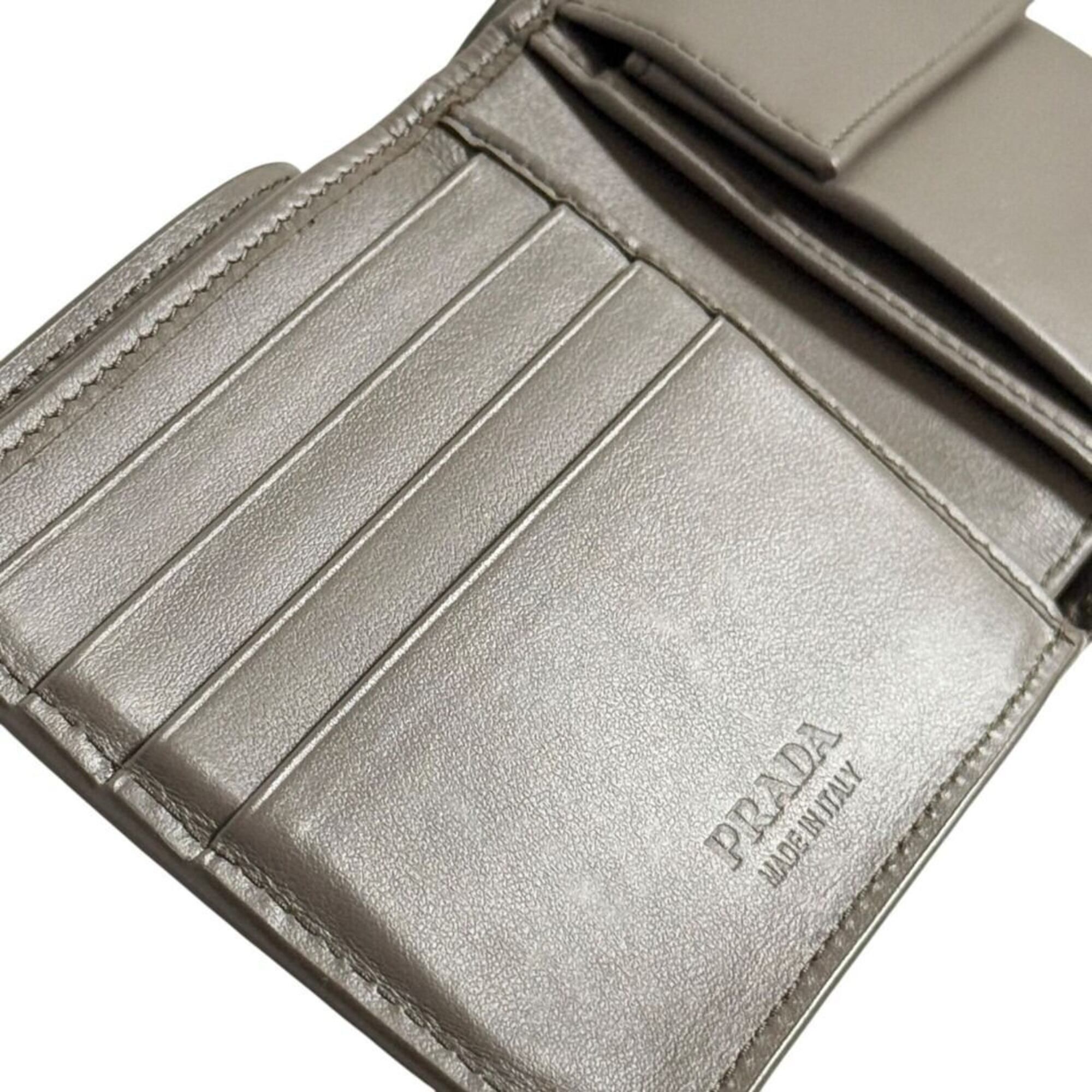 Leather Wallet (Bi-Fold) (Pre-Owned) - Prada - Modalova