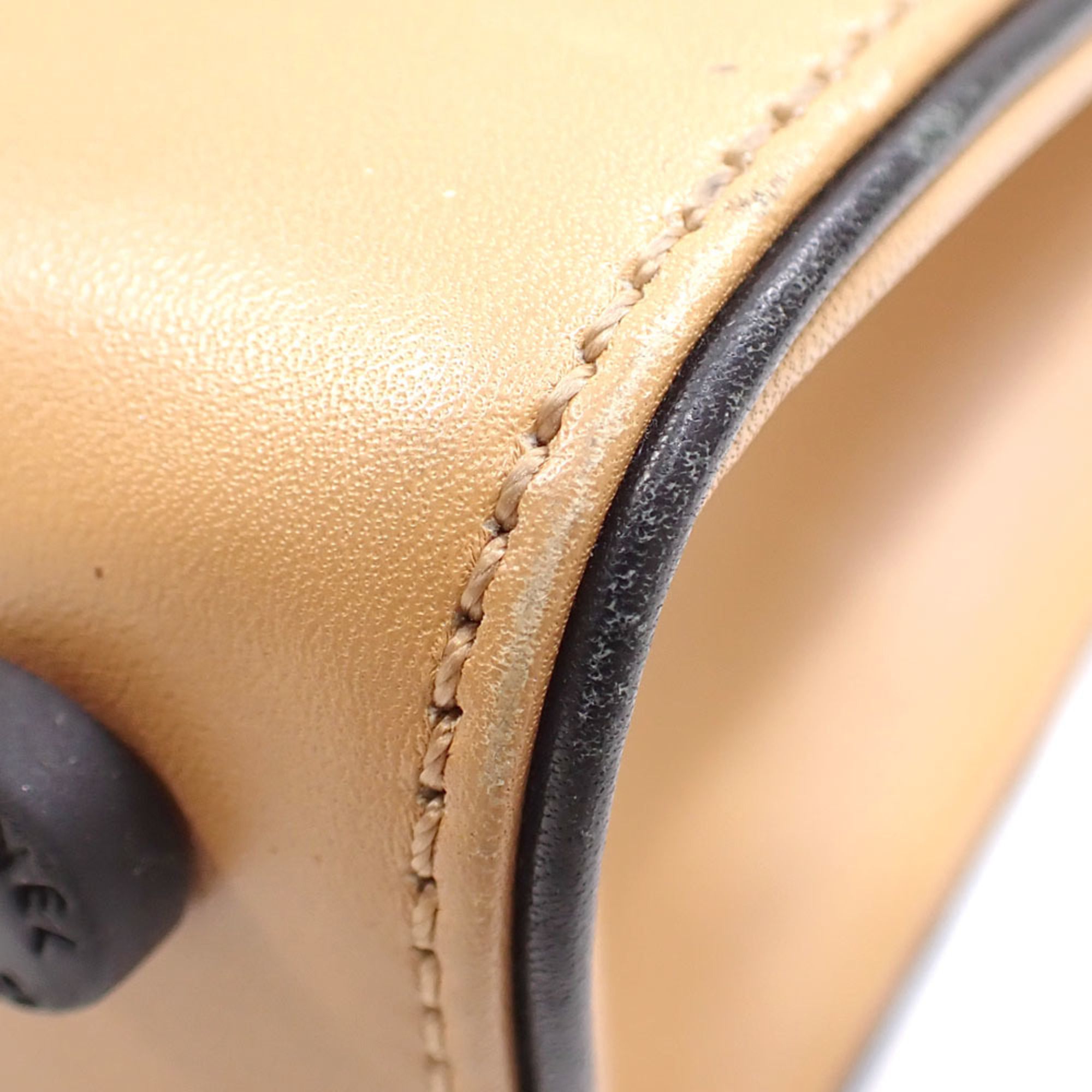 Leather Shoulder Bag (Pre-Owned) - Chanel - Modalova