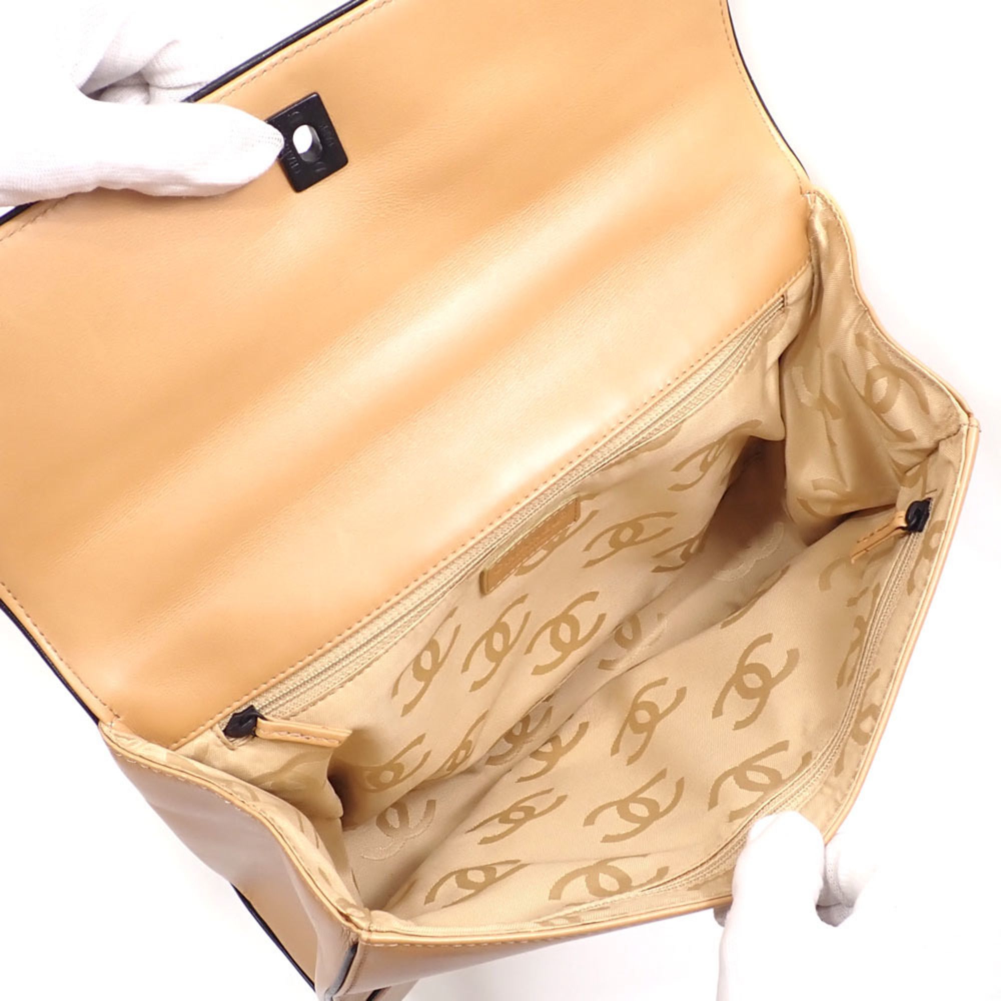 Leather Shoulder Bag (Pre-Owned) - Chanel - Modalova