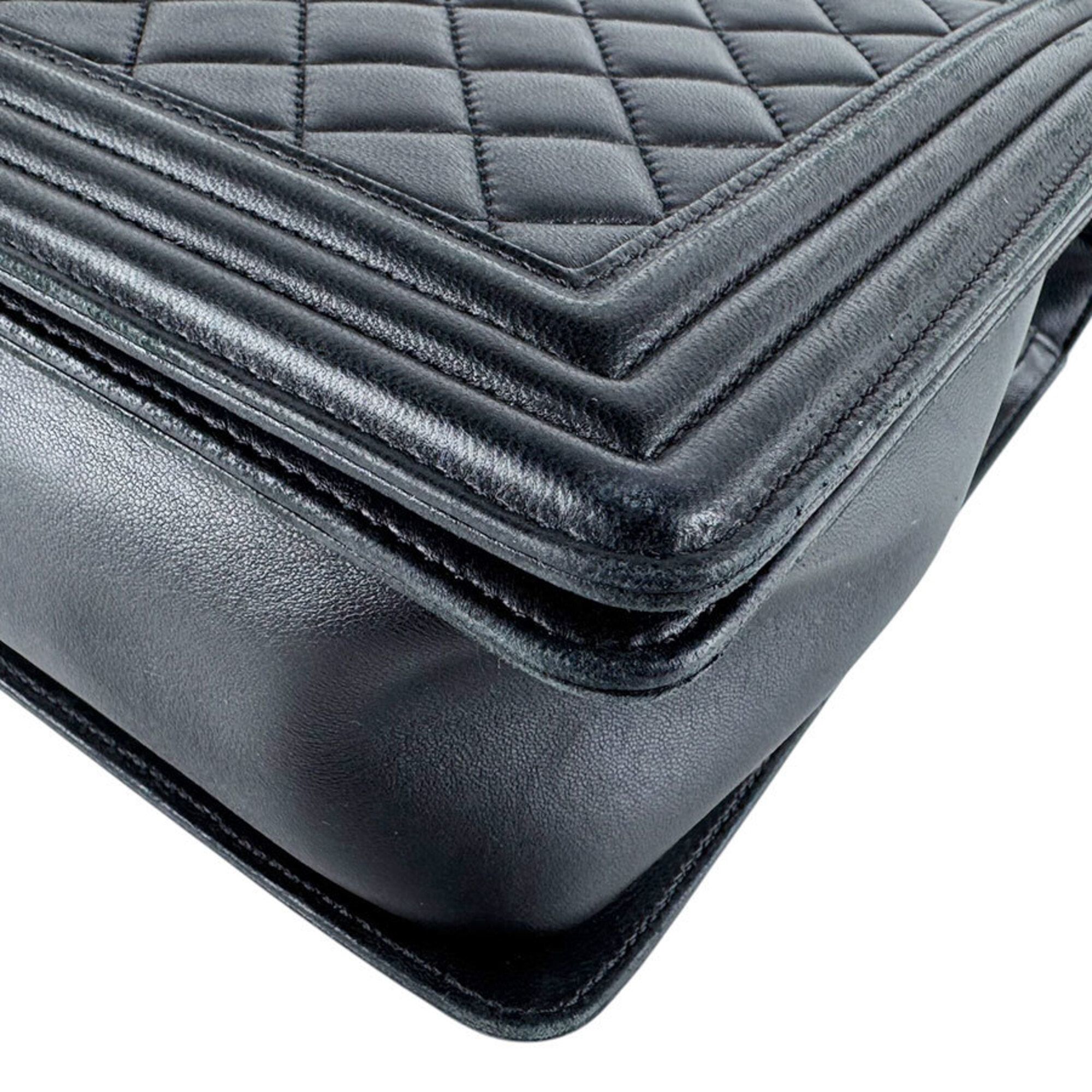 Leather Shoulder Bag (Pre-Owned) - Chanel - Modalova