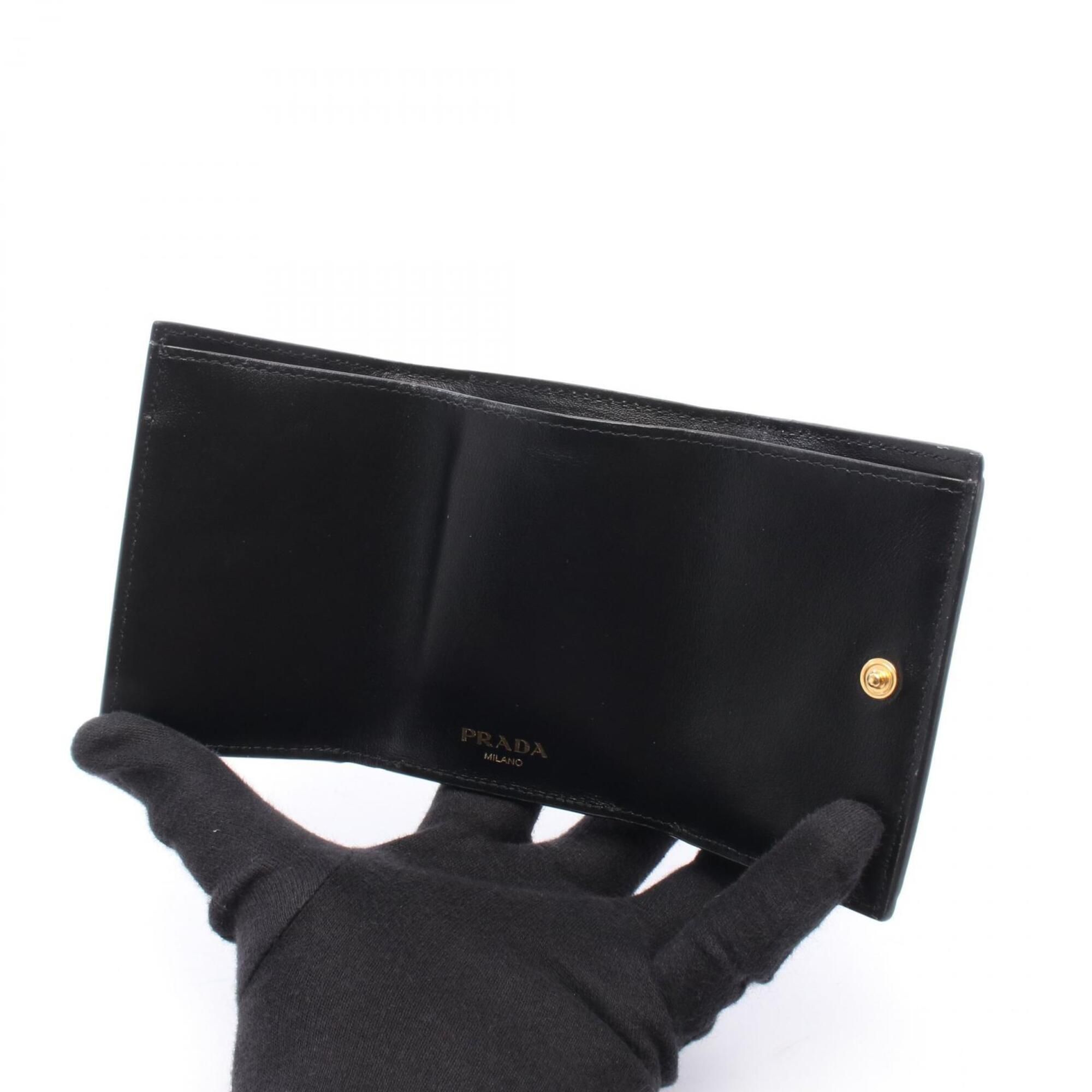 Leather Wallet (Tri-Fold) (Pre-Owned) - Prada - Modalova