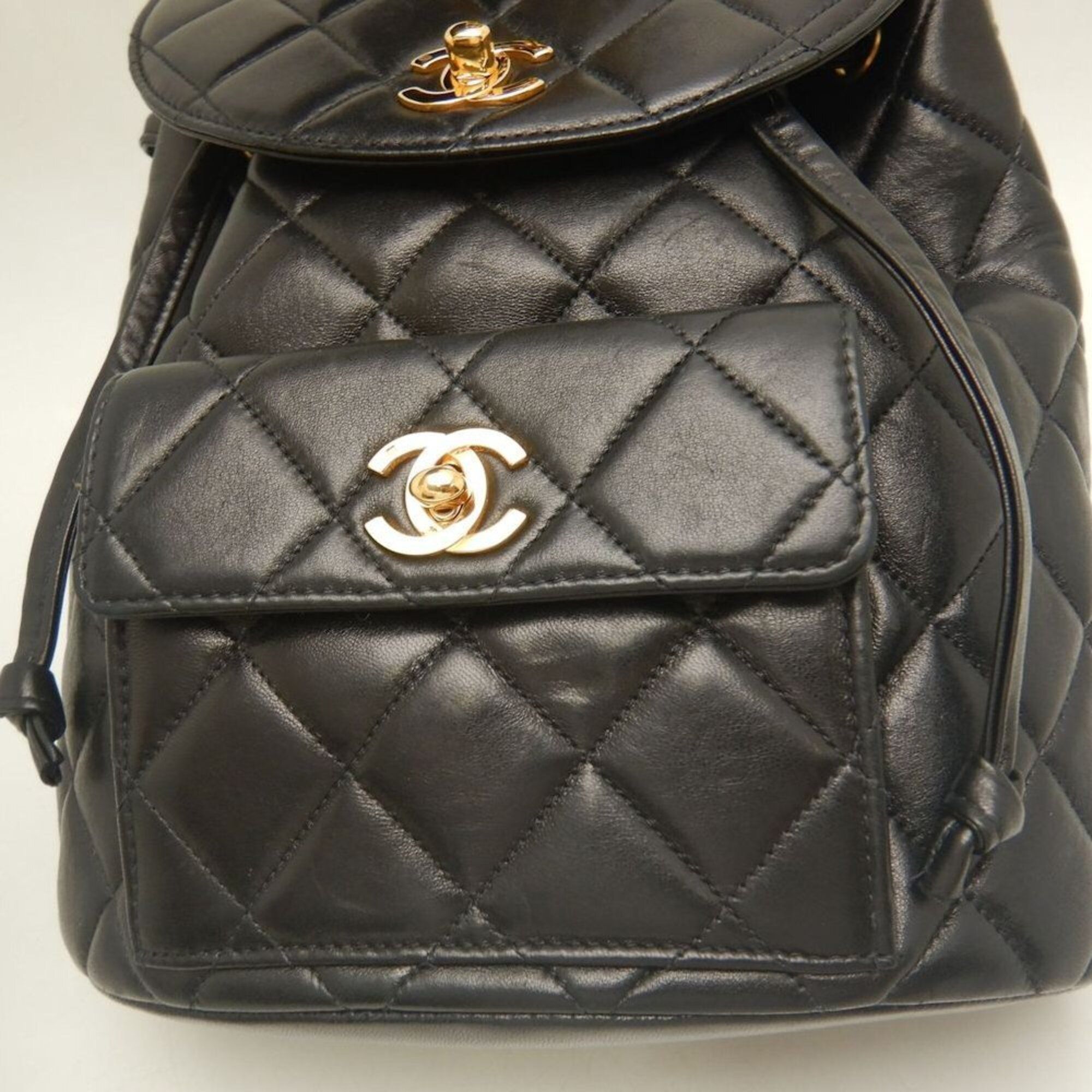 Matelasse Leather Backpack (Pre-Owned) - Chanel - Modalova