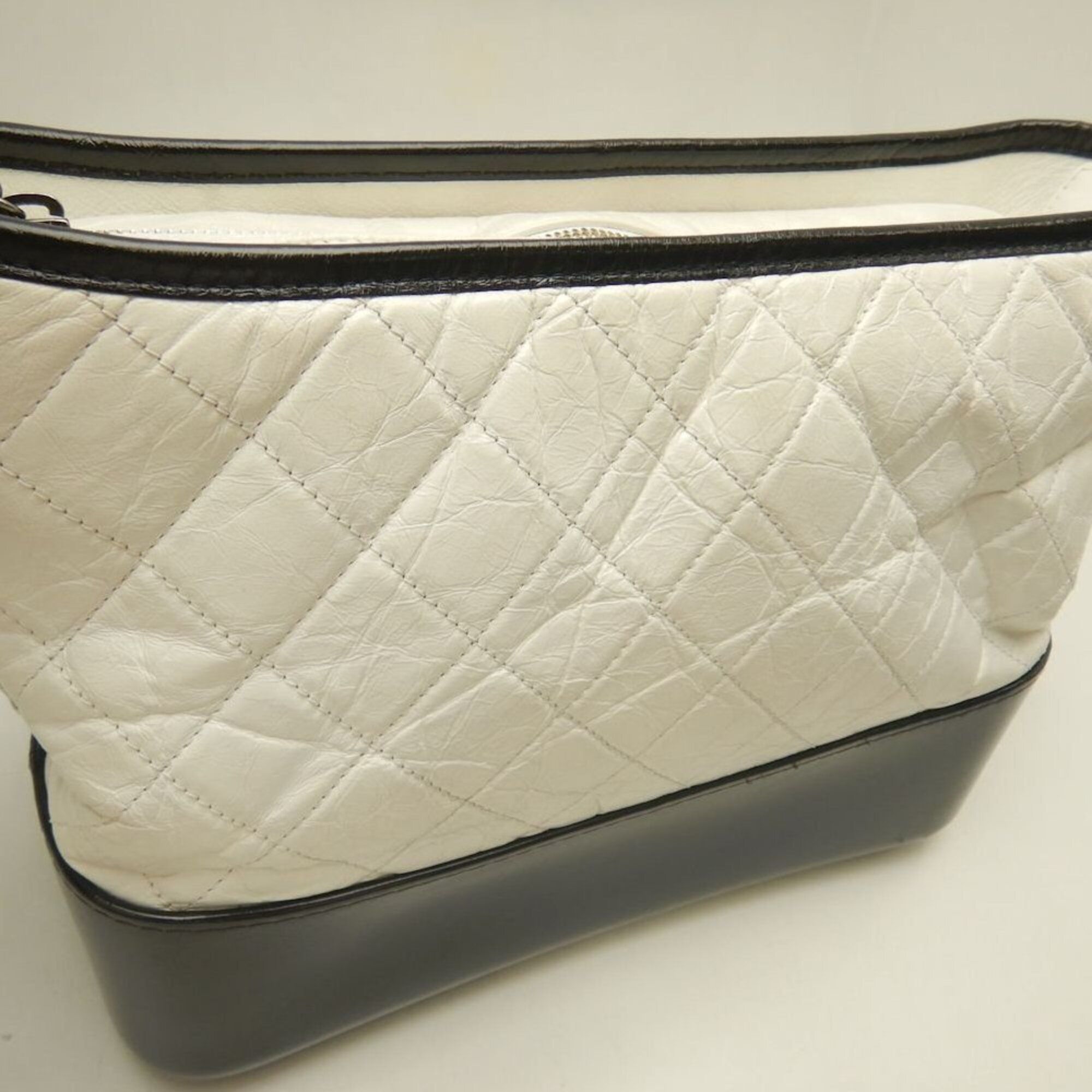 Leather Shoulder Bag (Pre-Owned) - Chanel - Modalova