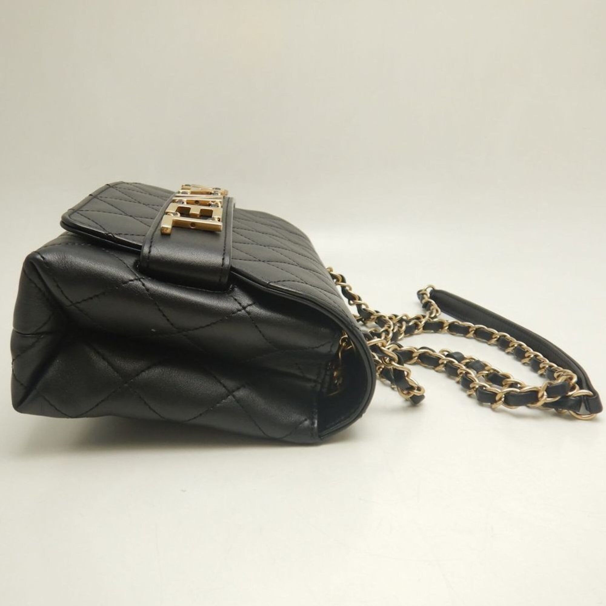 Leather Shoulder Bag (Pre-Owned) - Chanel - Modalova