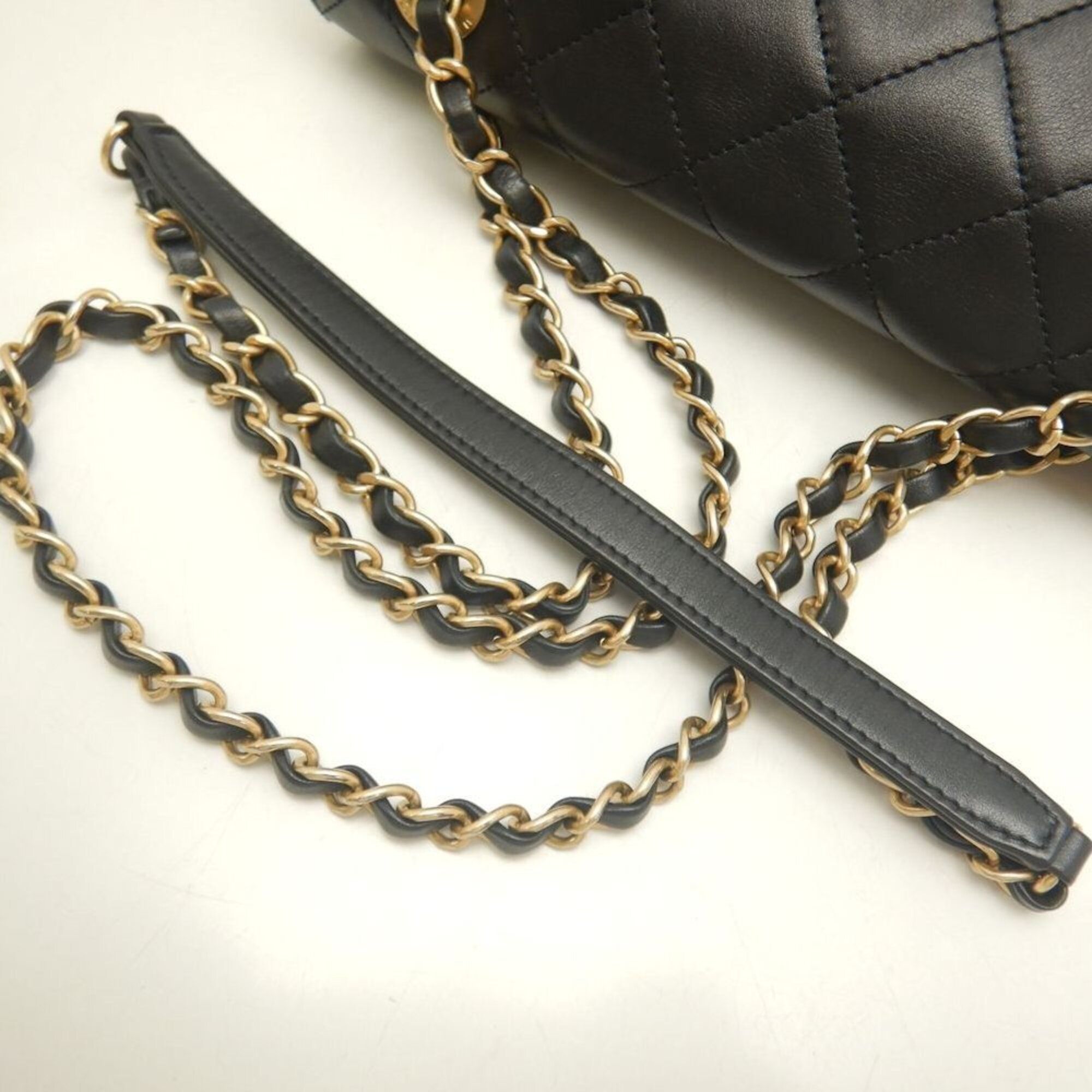 Leather Shoulder Bag (Pre-Owned) - Chanel - Modalova