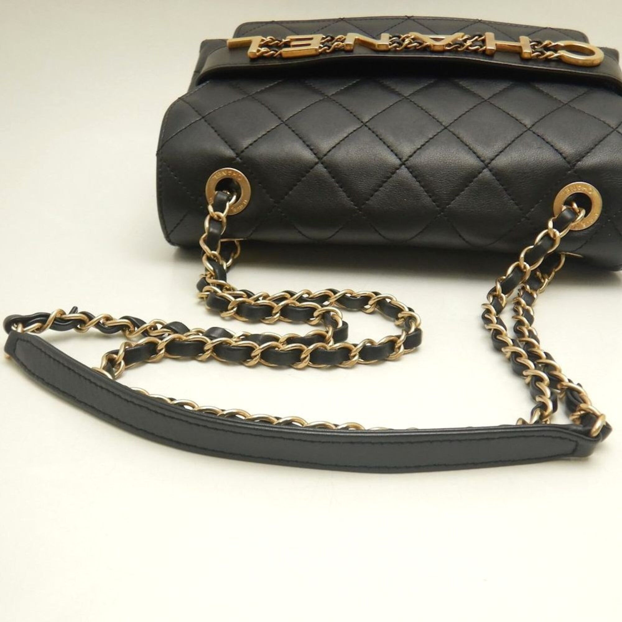 Leather Shoulder Bag (Pre-Owned) - Chanel - Modalova
