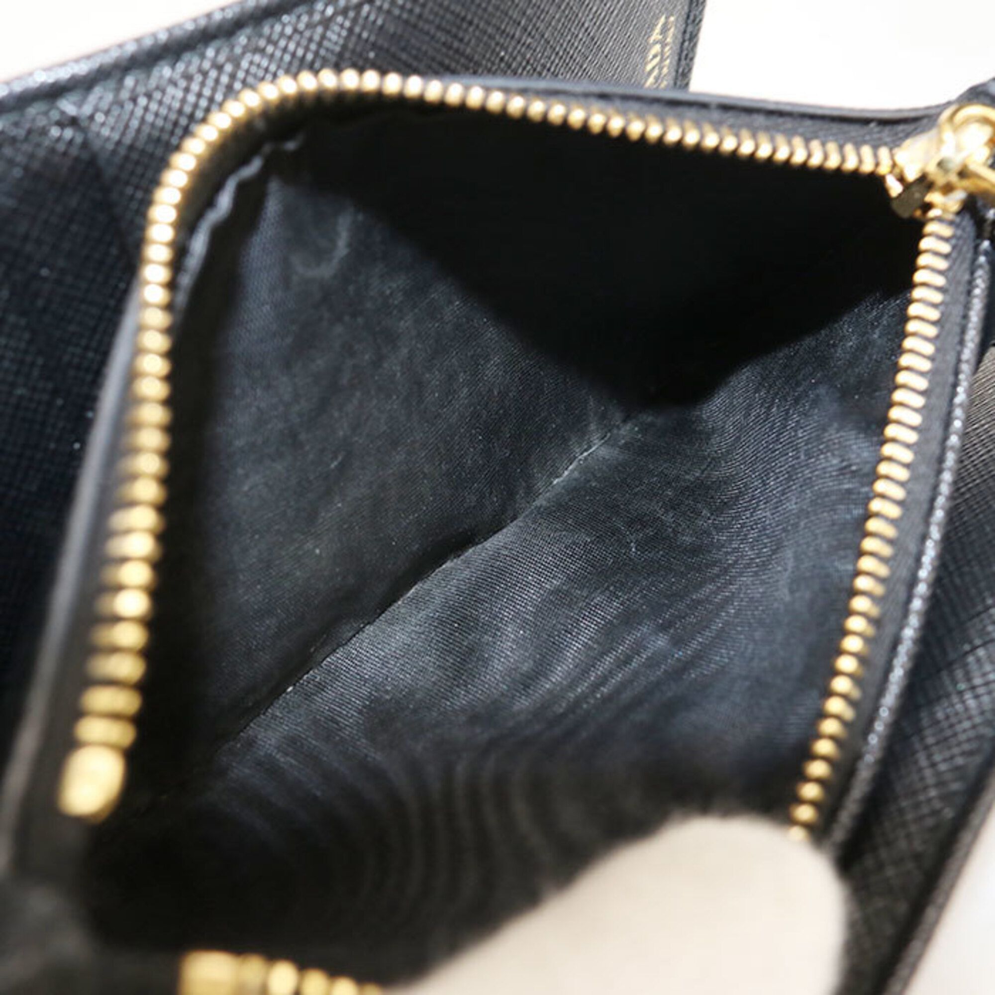 Leather Wallet (Bi-Fold) (Pre-Owned) - Prada - Modalova