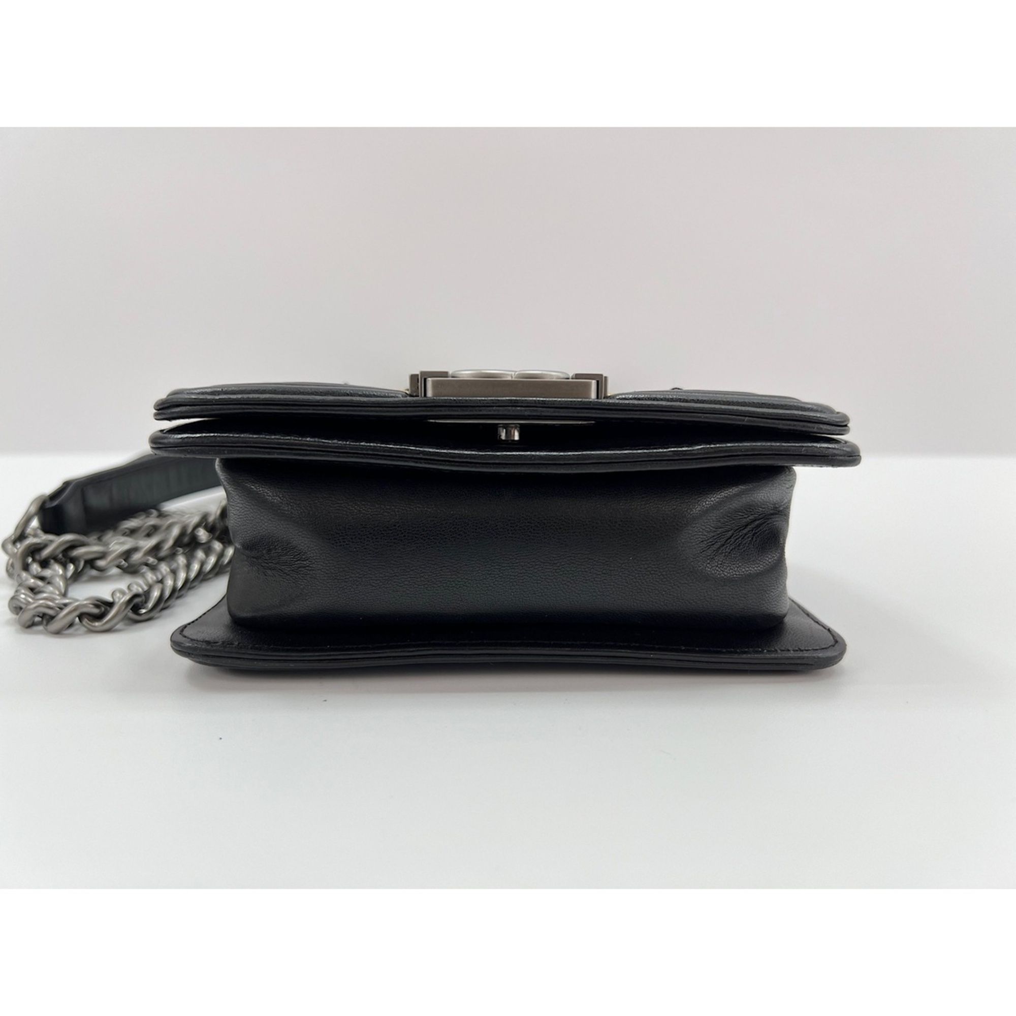 Leather Shoulder Bag (Pre-Owned) - Chanel - Modalova