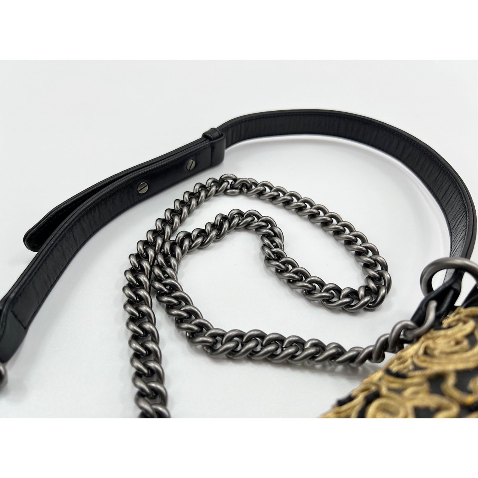 Leather Shoulder Bag (Pre-Owned) - Chanel - Modalova