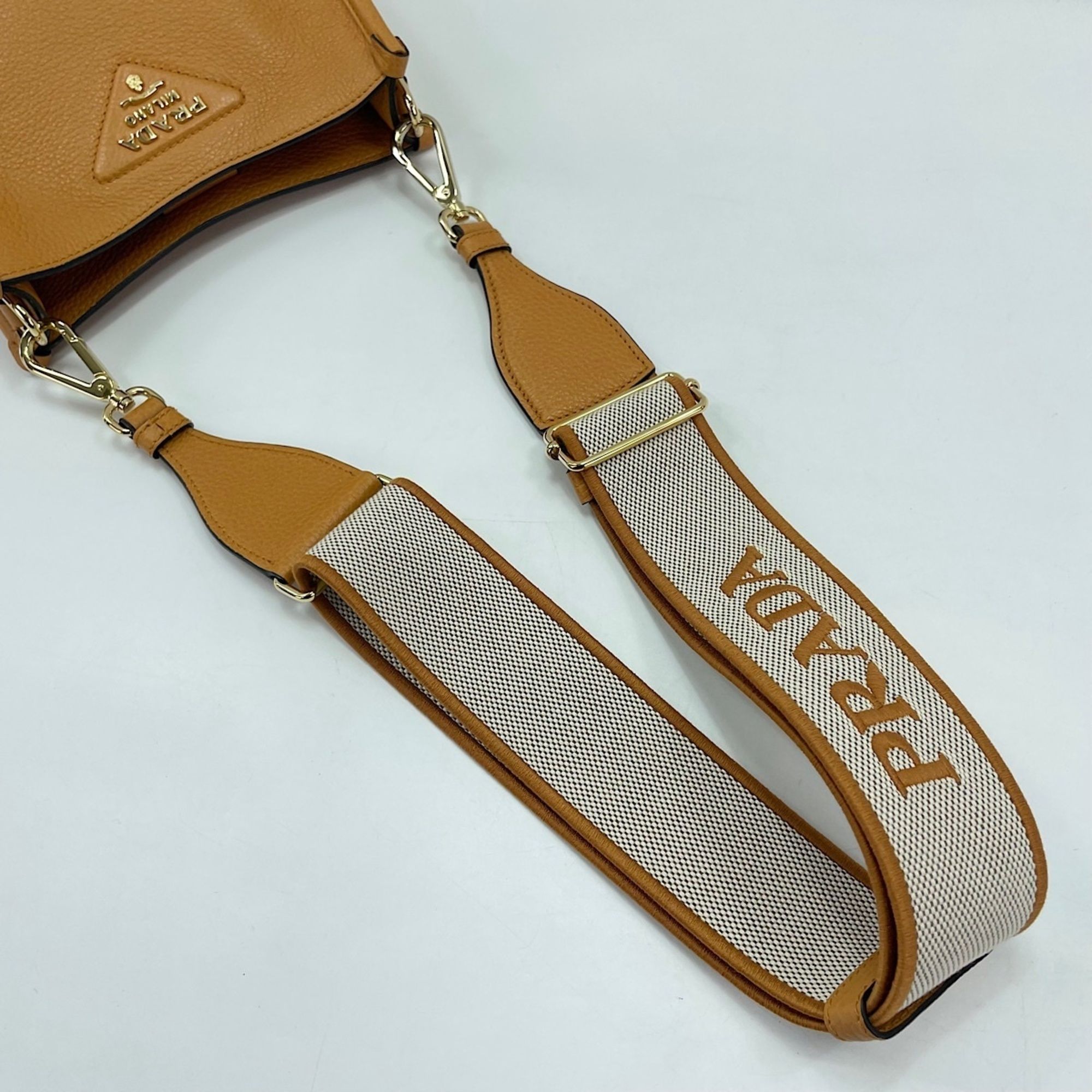 Leather Shoulder Bag (Pre-Owned) - Prada - Modalova