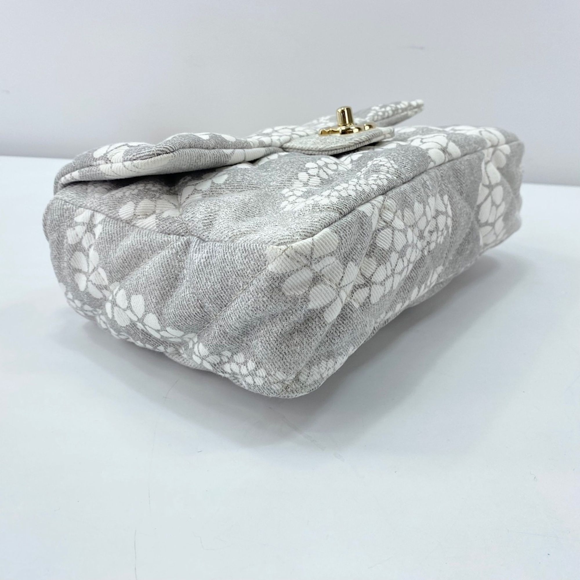 Canvas Shoulder Bag (Pre-Owned) - Chanel - Modalova