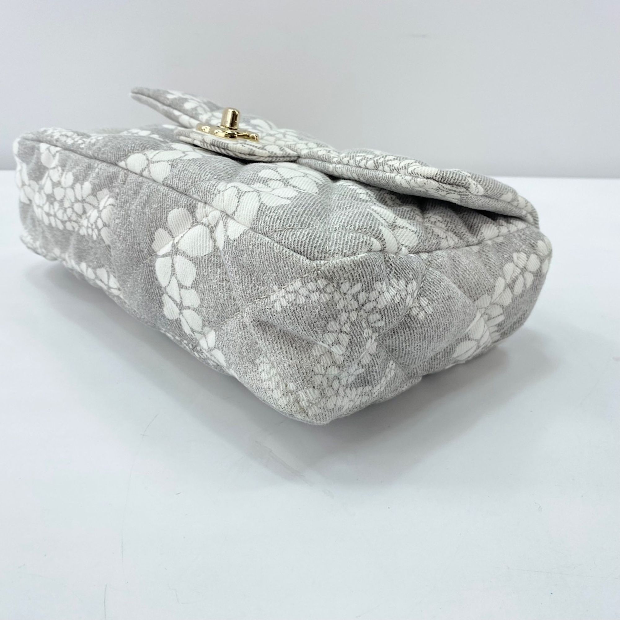 Canvas Shoulder Bag (Pre-Owned) - Chanel - Modalova