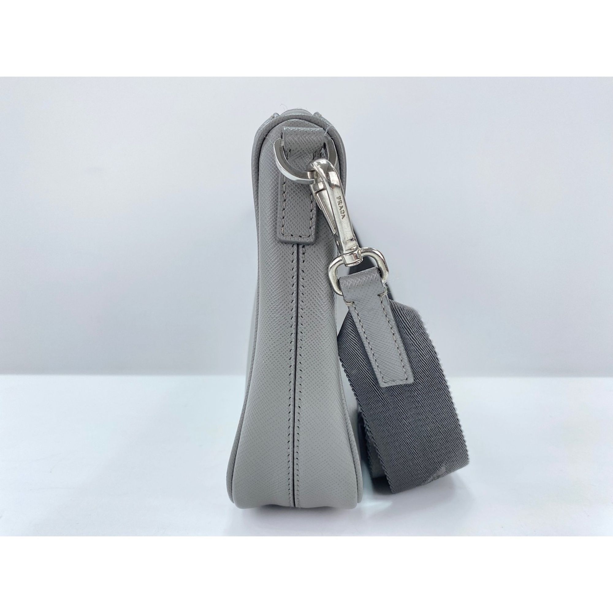 Prada Gray Shoulder Bag (Pre-Owned) - Prada - Modalova