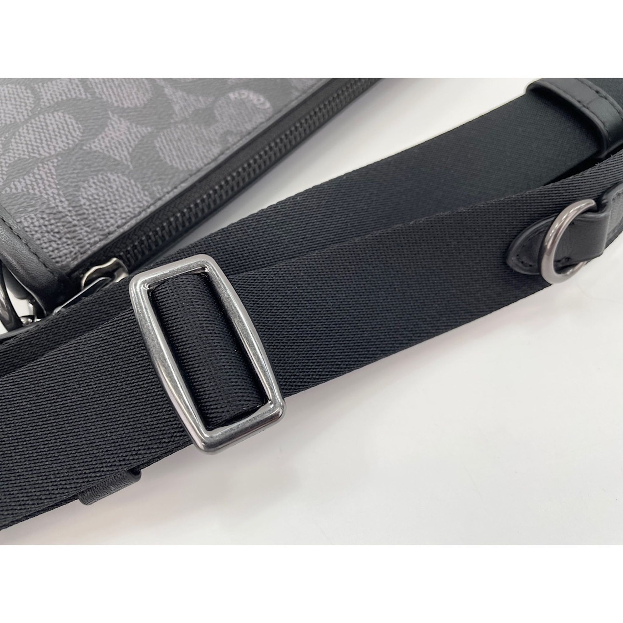 Canvas Shoulder Bag (Pre-Owned) - Coach - Modalova