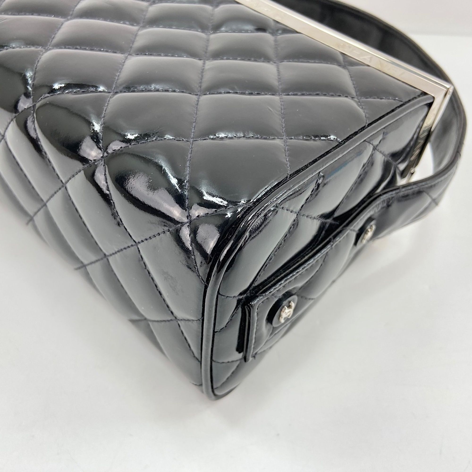 Matelasse Leather Handbag (Pre-Owned) - Chanel - Modalova