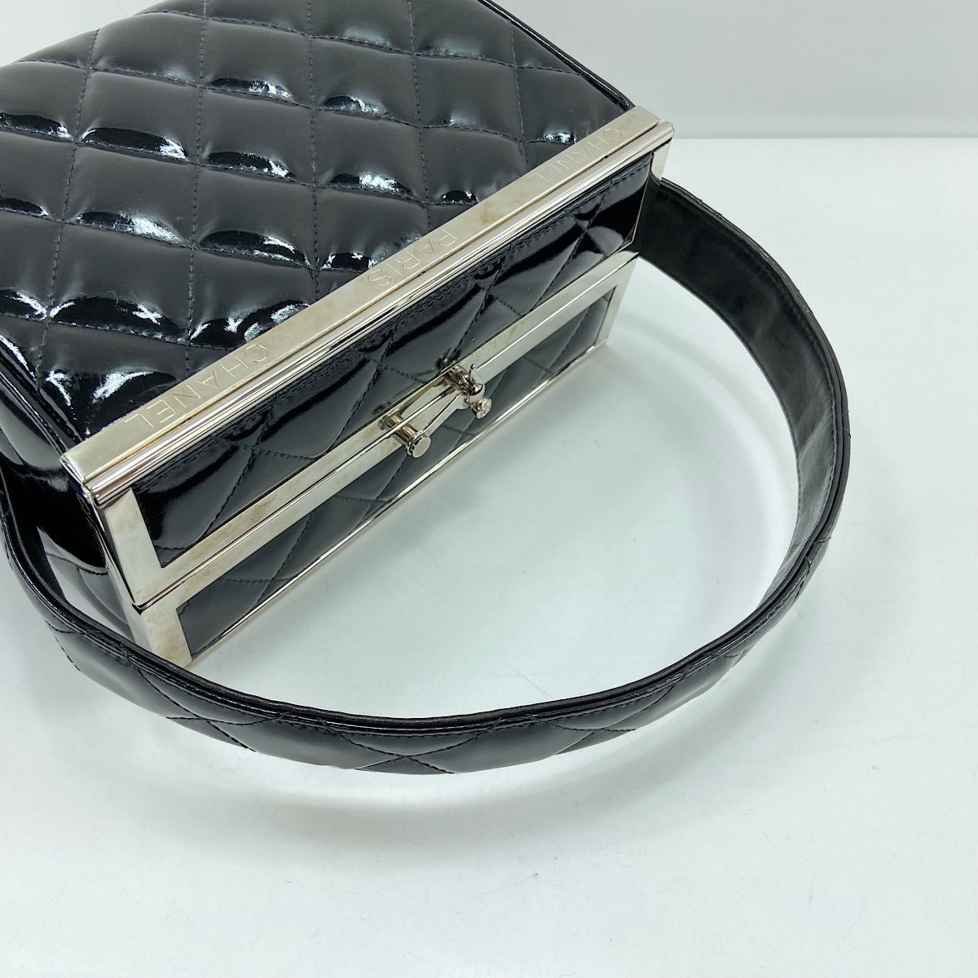 Matelasse Leather Handbag (Pre-Owned) - Chanel - Modalova