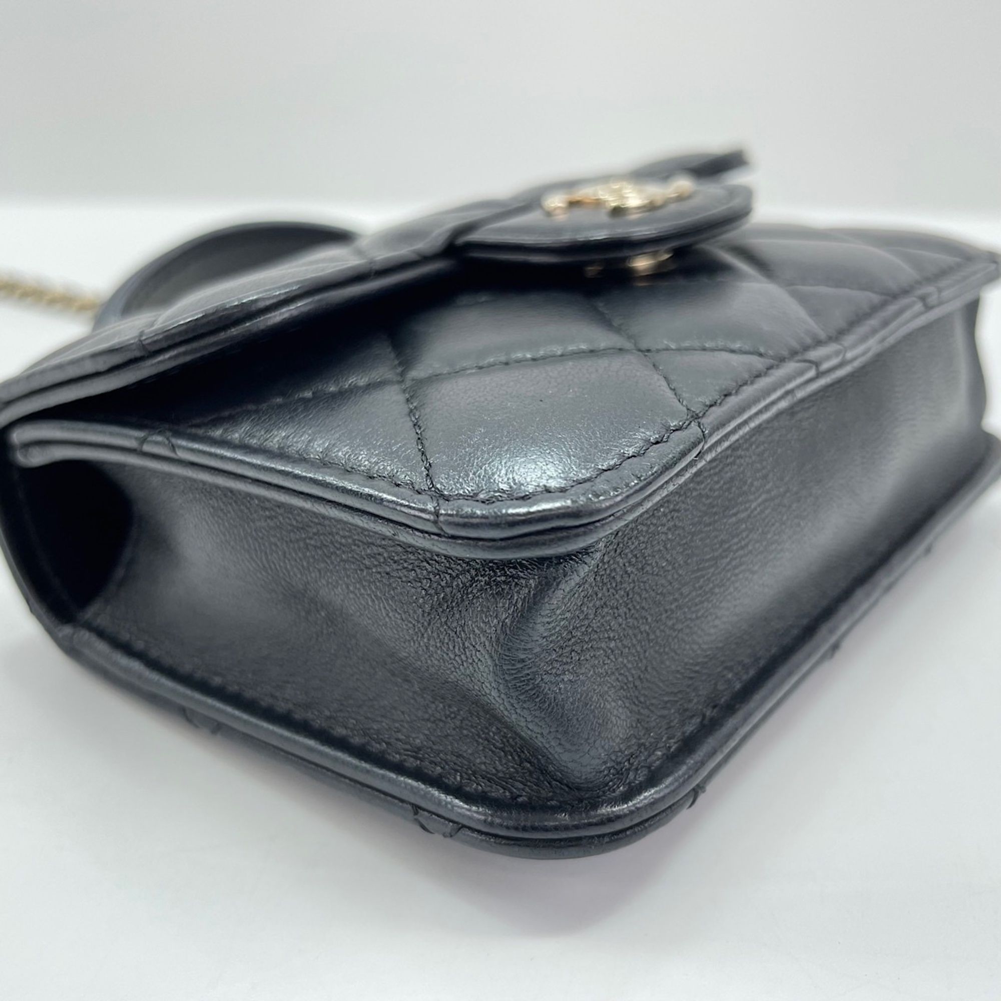 Leather Shoulder Bag (Pre-Owned) - Chanel - Modalova