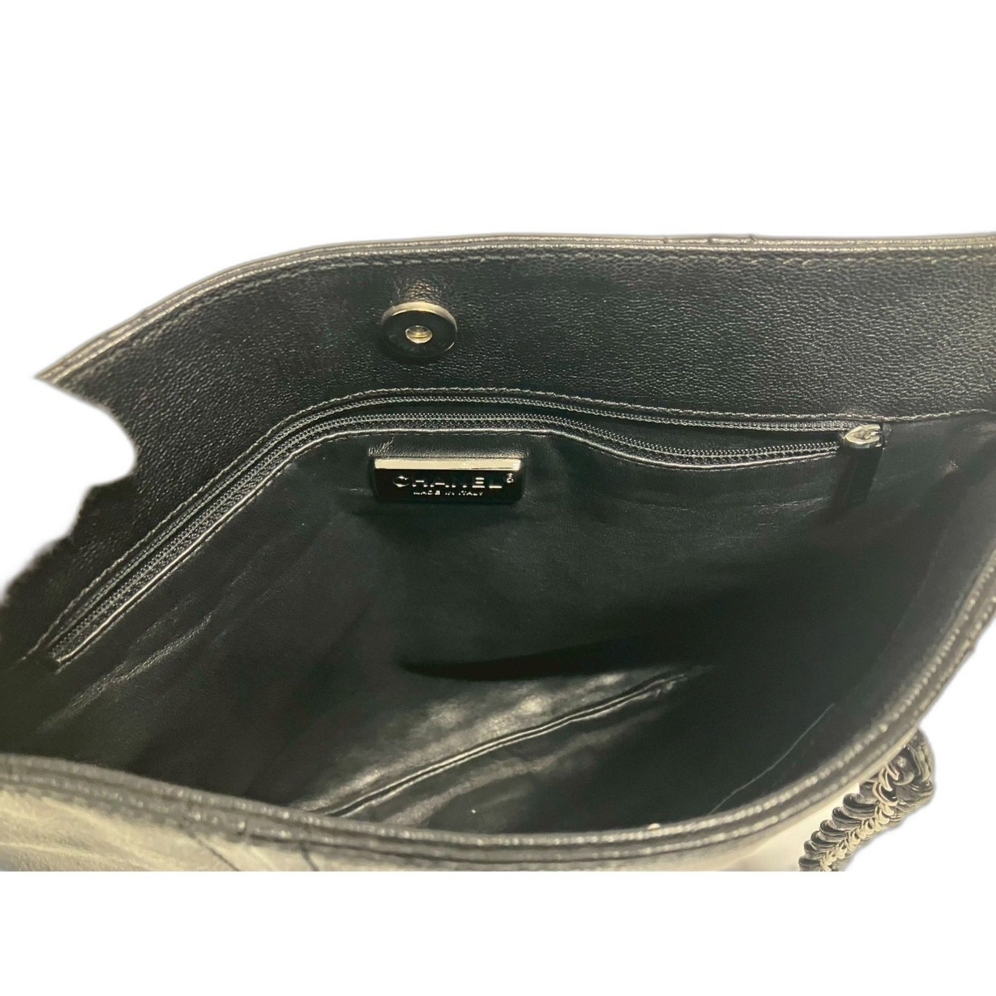 Leather Shoulder Bag (Pre-Owned) - Chanel - Modalova